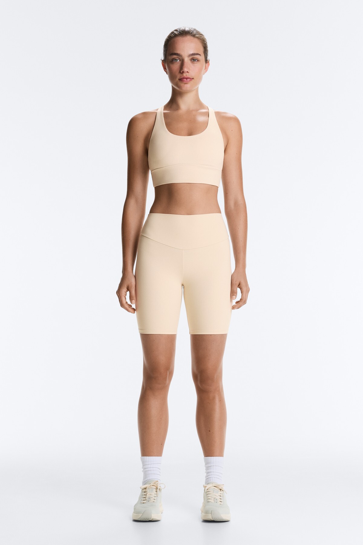 Oysho Comfortlux orta destekli spor sütyeni görsel 2