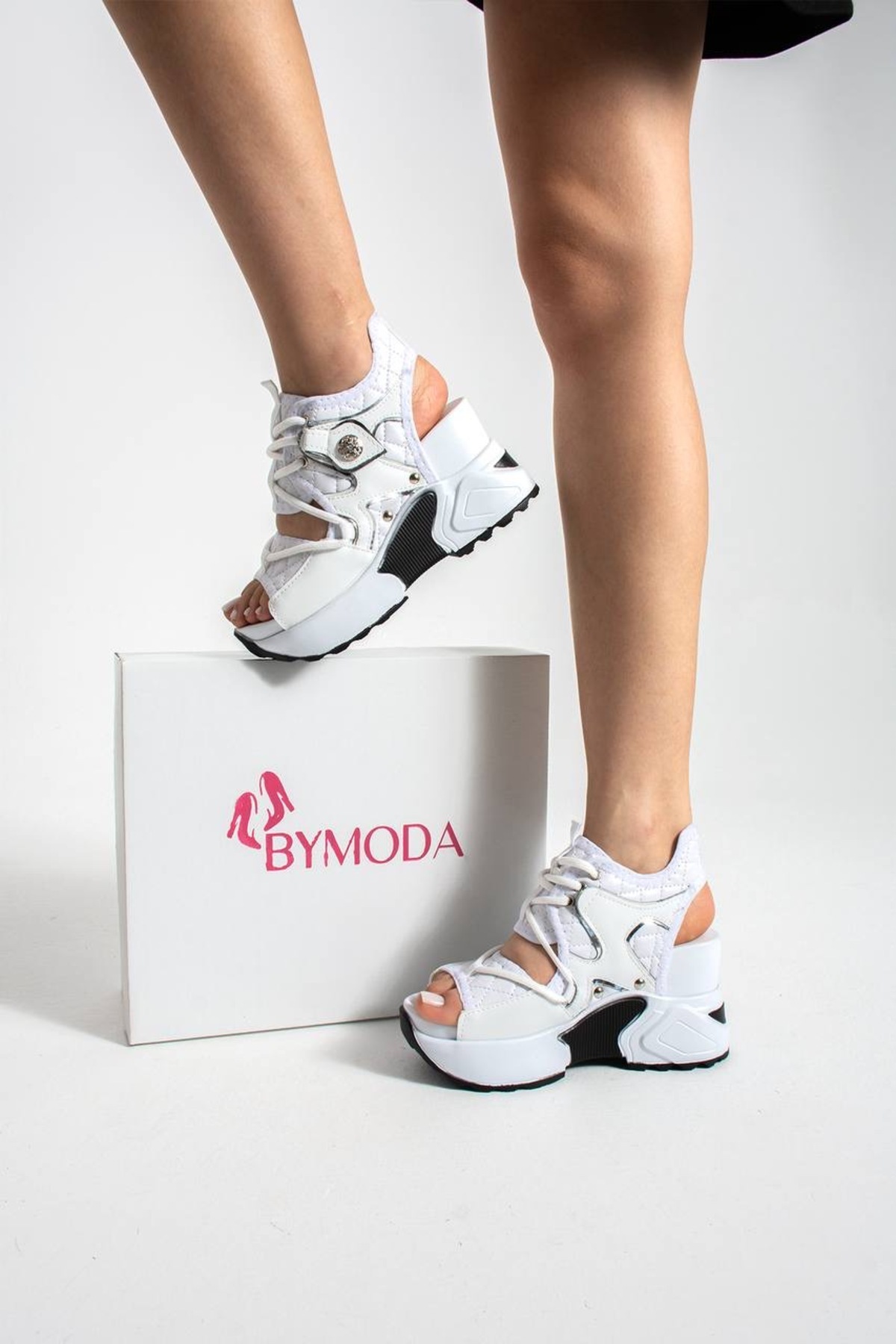Bymoda Yeni Sezon Beyaz Dolgu Topuklu Spor Sandalet Toplam Yüksekliği 10 CM görsel 2