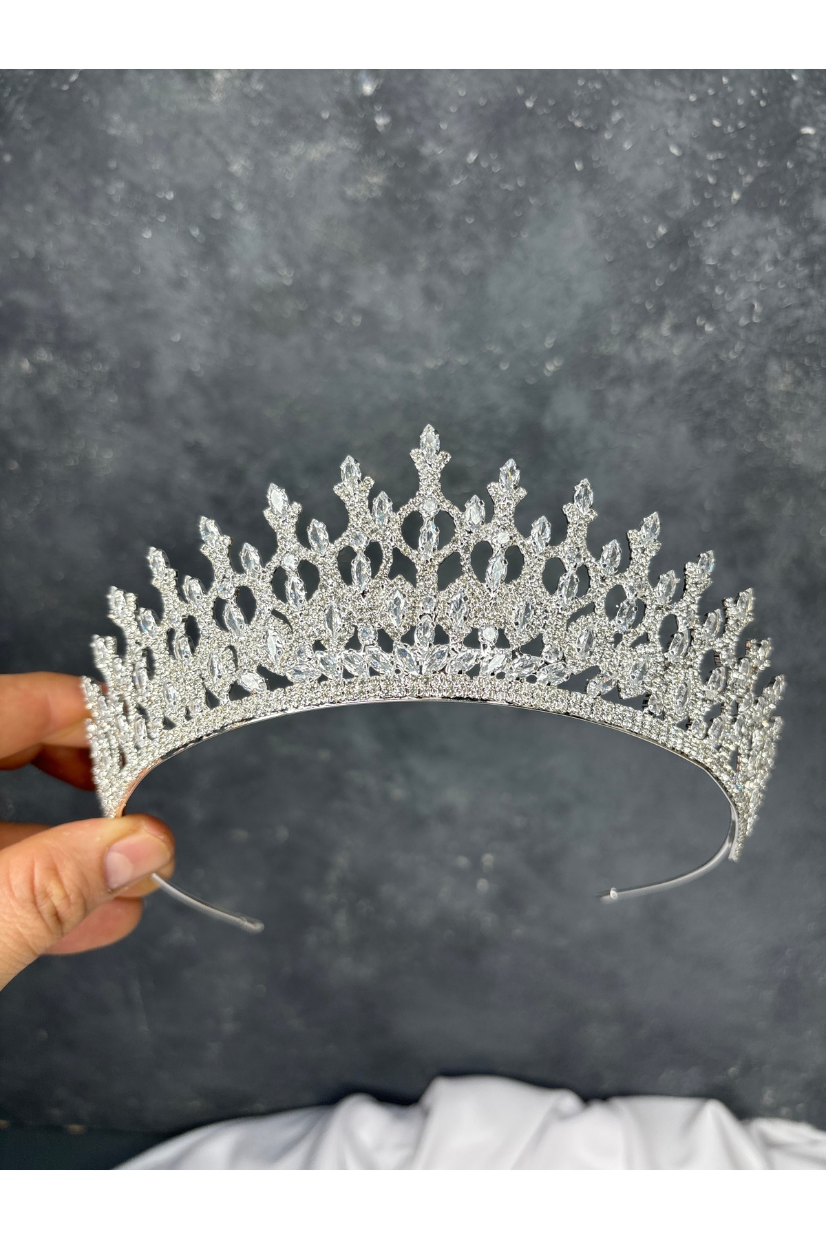 High Quality Zircon Gemstone Bridal Crown Wedding Engagement Hair Accessory Stylish Design