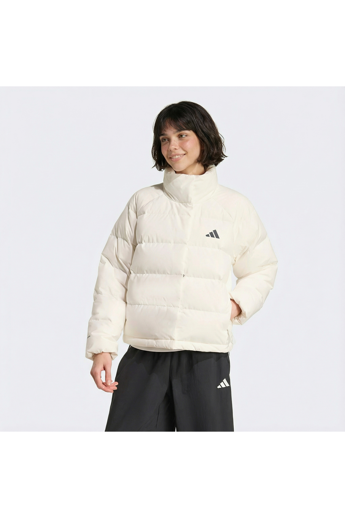 adidas Helionic Relaxed Kadın Beyaz Ceket görsel 2