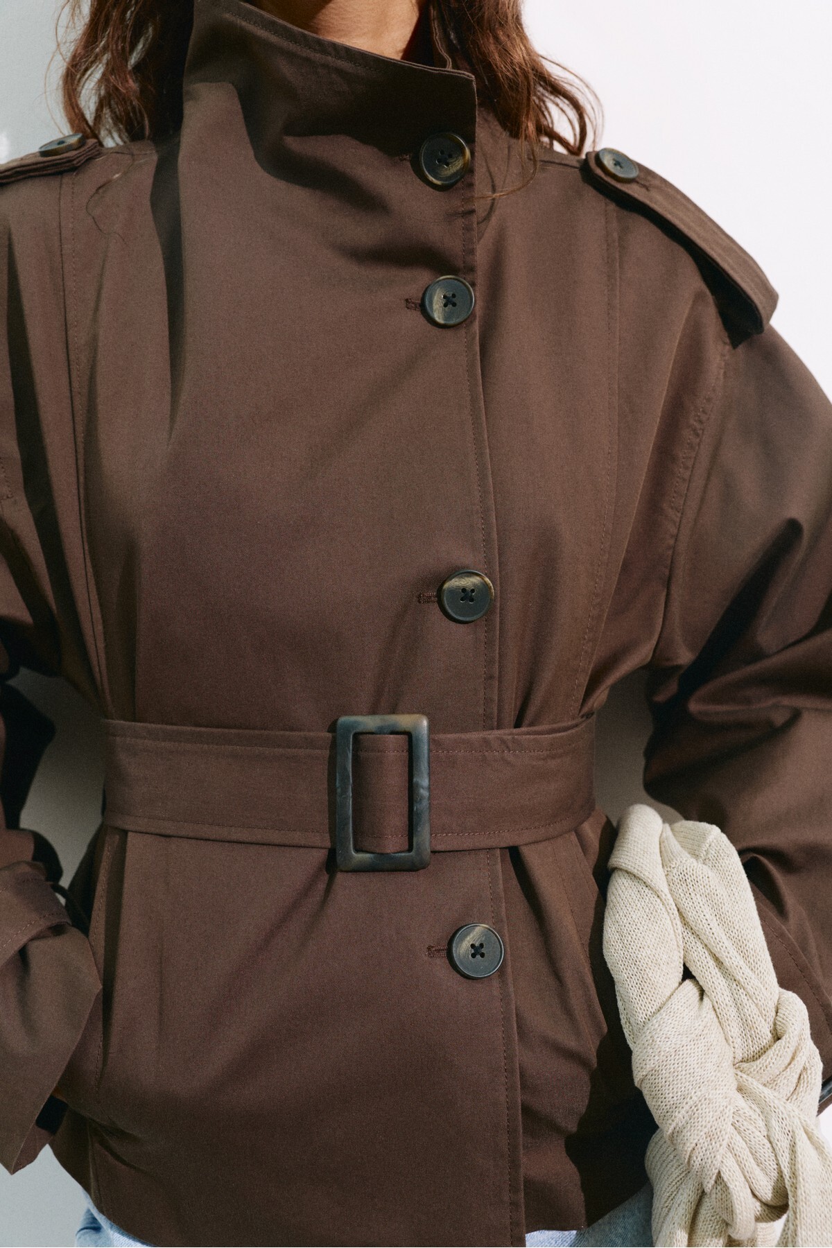 Pull & Bear Kuşaklı kısa trençkot görsel 6