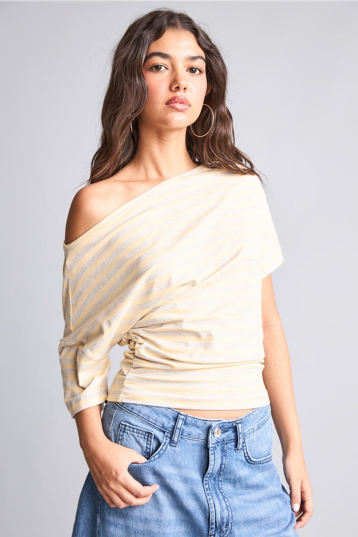DeFacto Loose Fit Omzu Açık Kısa Kollu Sarı Tişört H7187AX26SM görsel 3