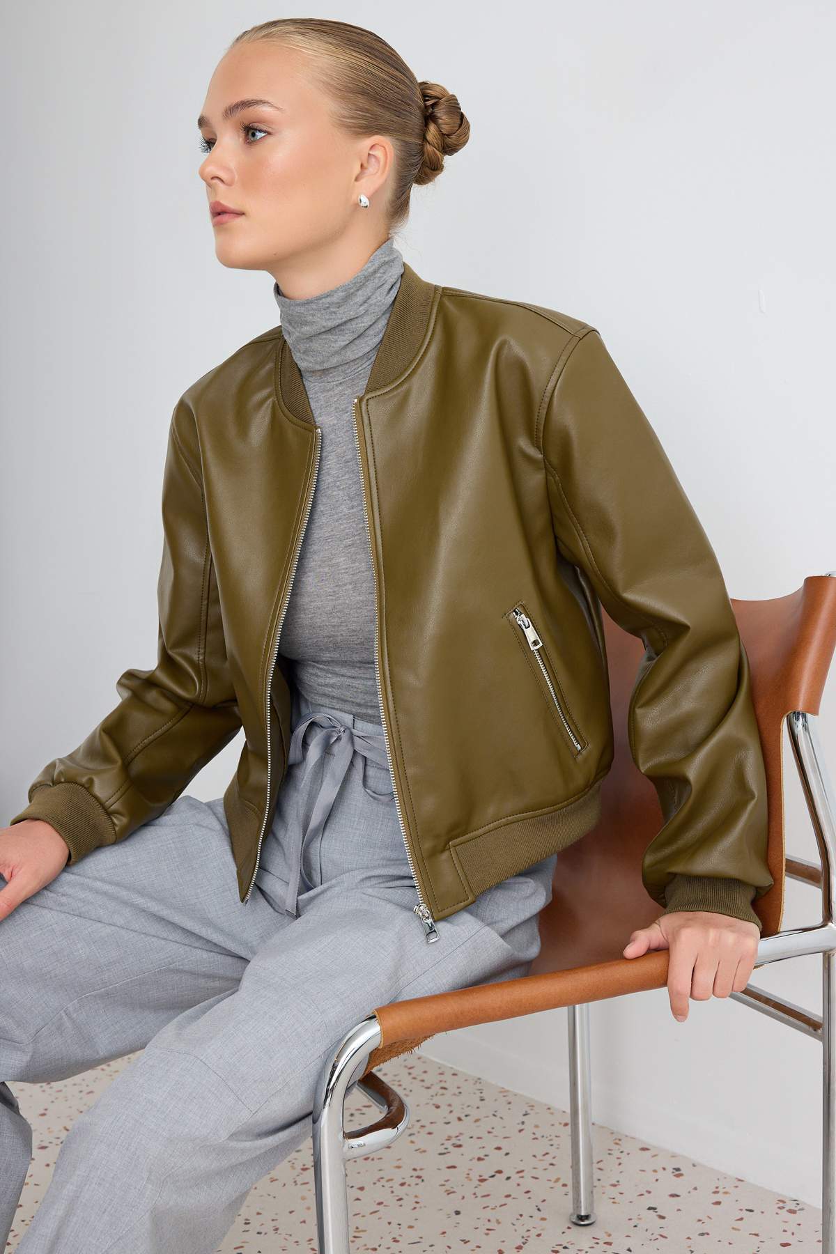 Trendyolmilla Haki Regular Kalıp Suni Deri Bomber İnce Ceket Mont TWOAW26MO00084