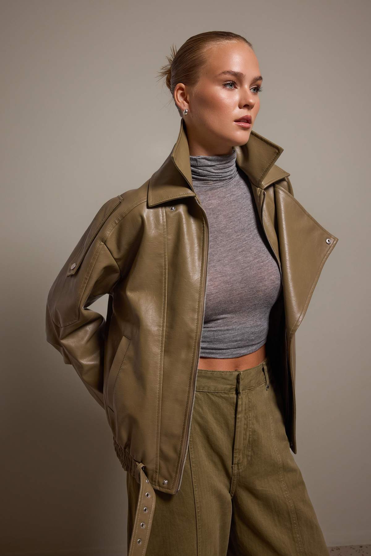 Trendyolmilla Haki Oversize Kalıp Suni Deri Parlak Biker İnce Ceket Mont TWOAW26MO00064