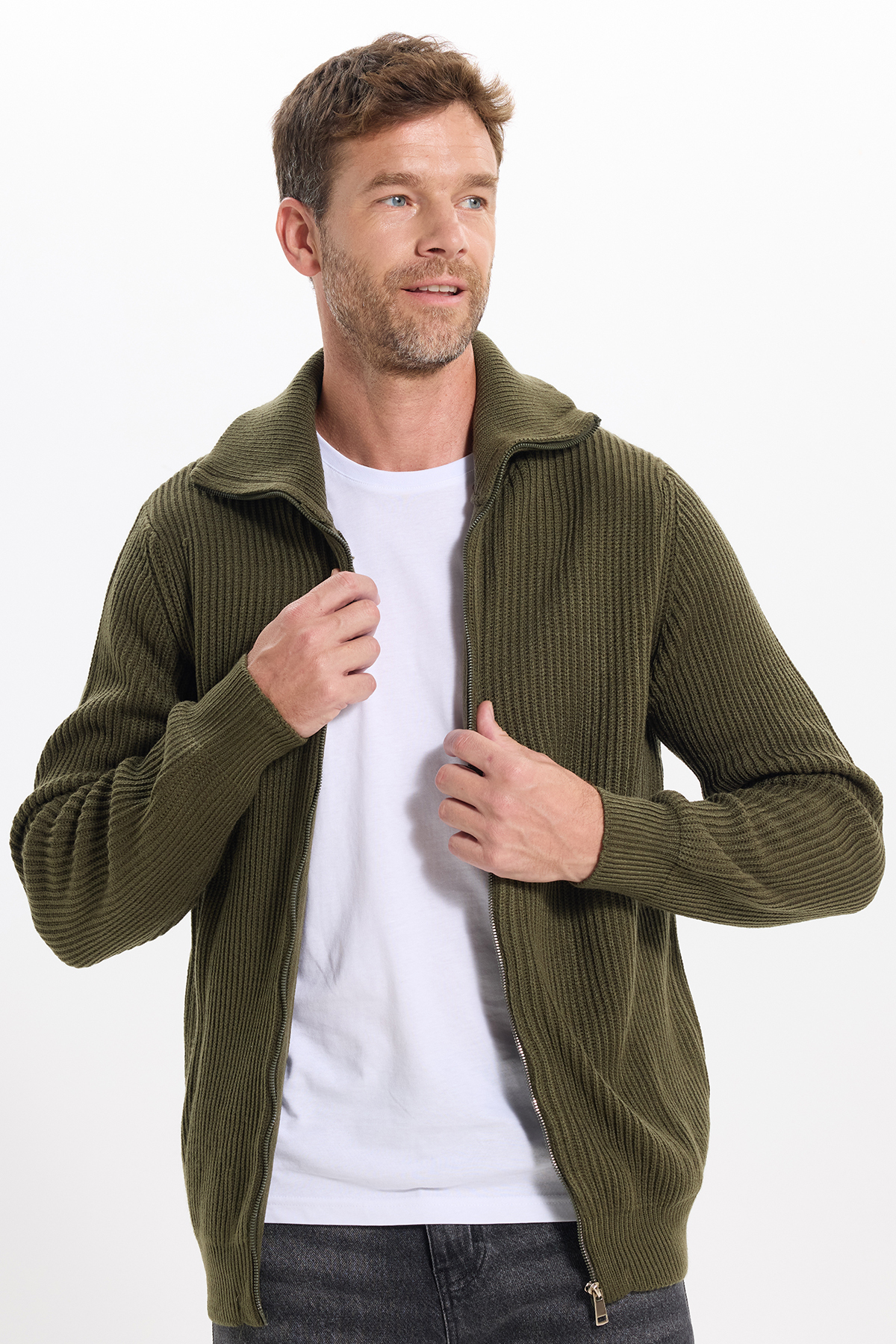 Tudors Erkek Slim Fit Dik Yaka Fermuarlı Haki Düz Hırka — خاکی HR250002