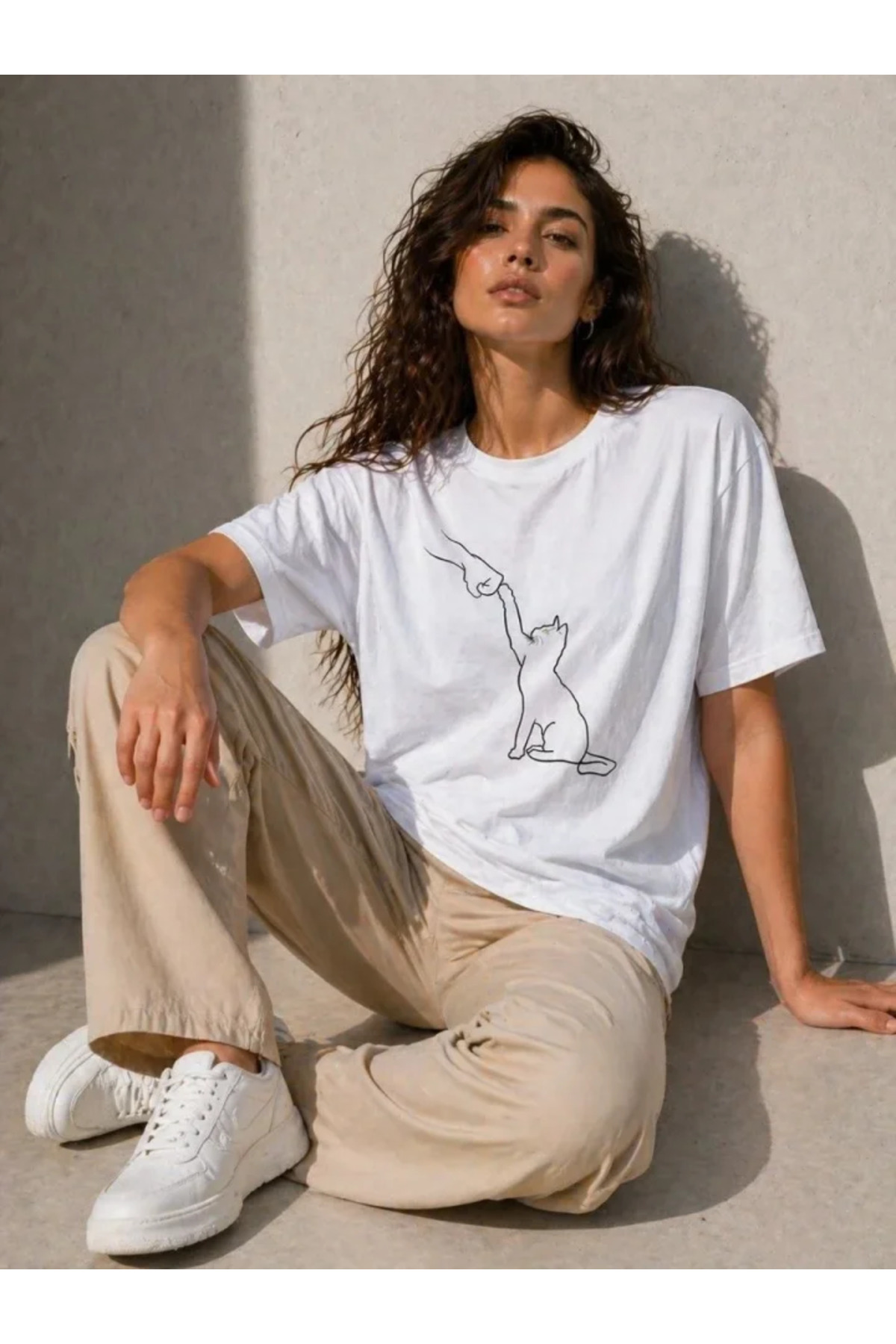 Minimal Kedi Çizim Baskılı Tişört Kısa Kol Yazlık T-Shirt - Beyaz