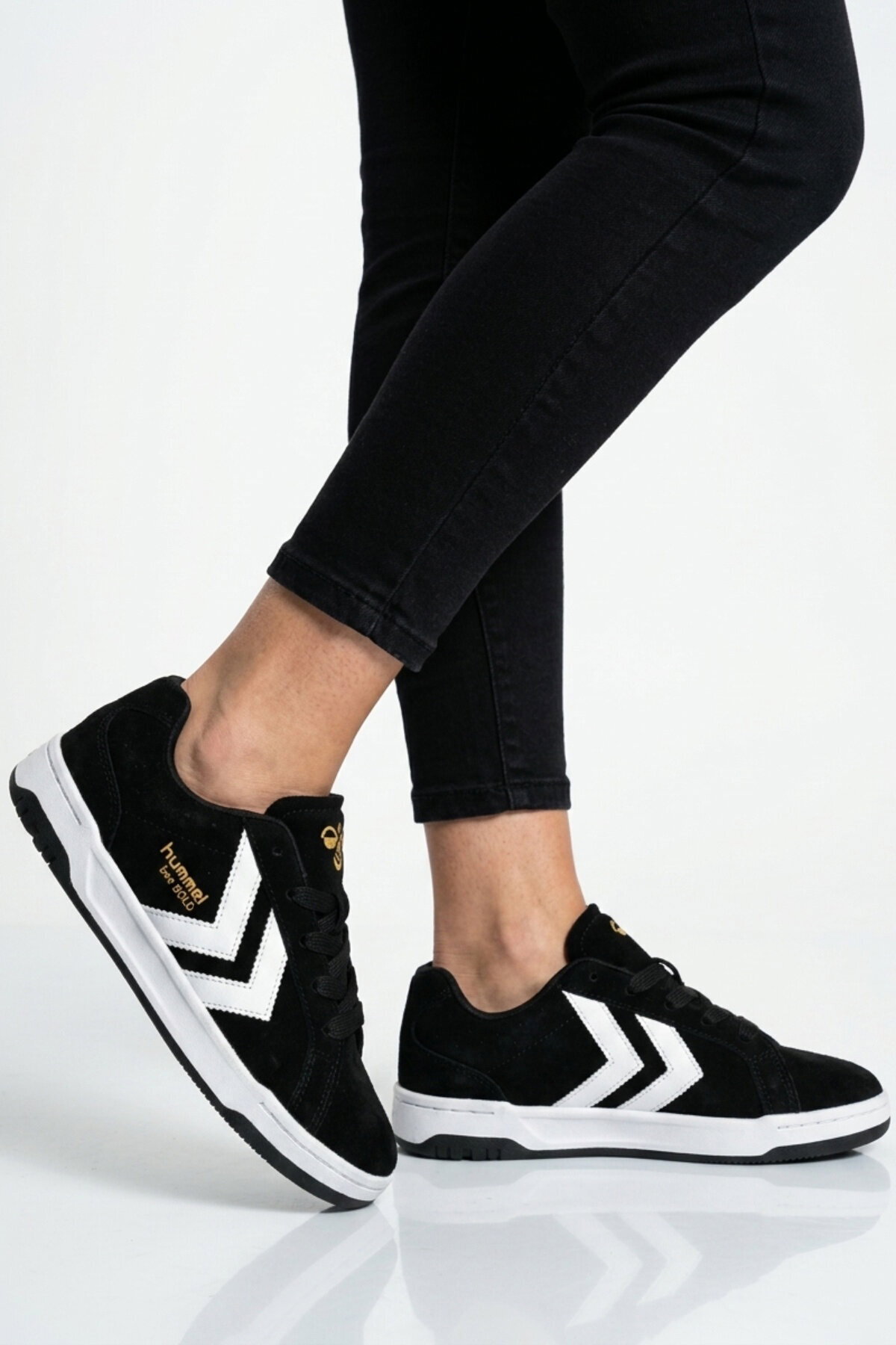کفش ورزشی مشکی سبک و بنددار یونیسکس مدل ۹۰۰۸۶۰ Hml Bee Bold هامل کفش اسنیکر hummel