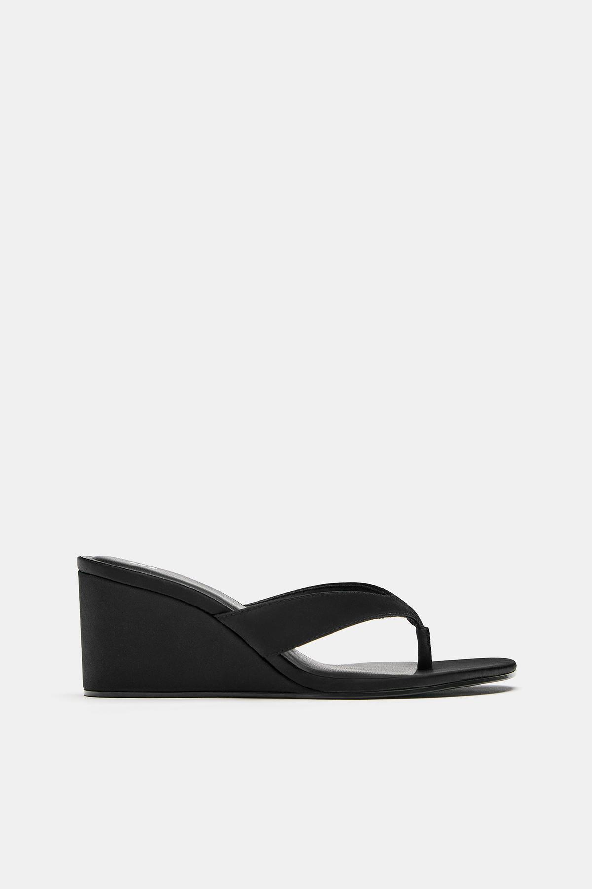 Pull & Bear Dolgu topuklu sandalet