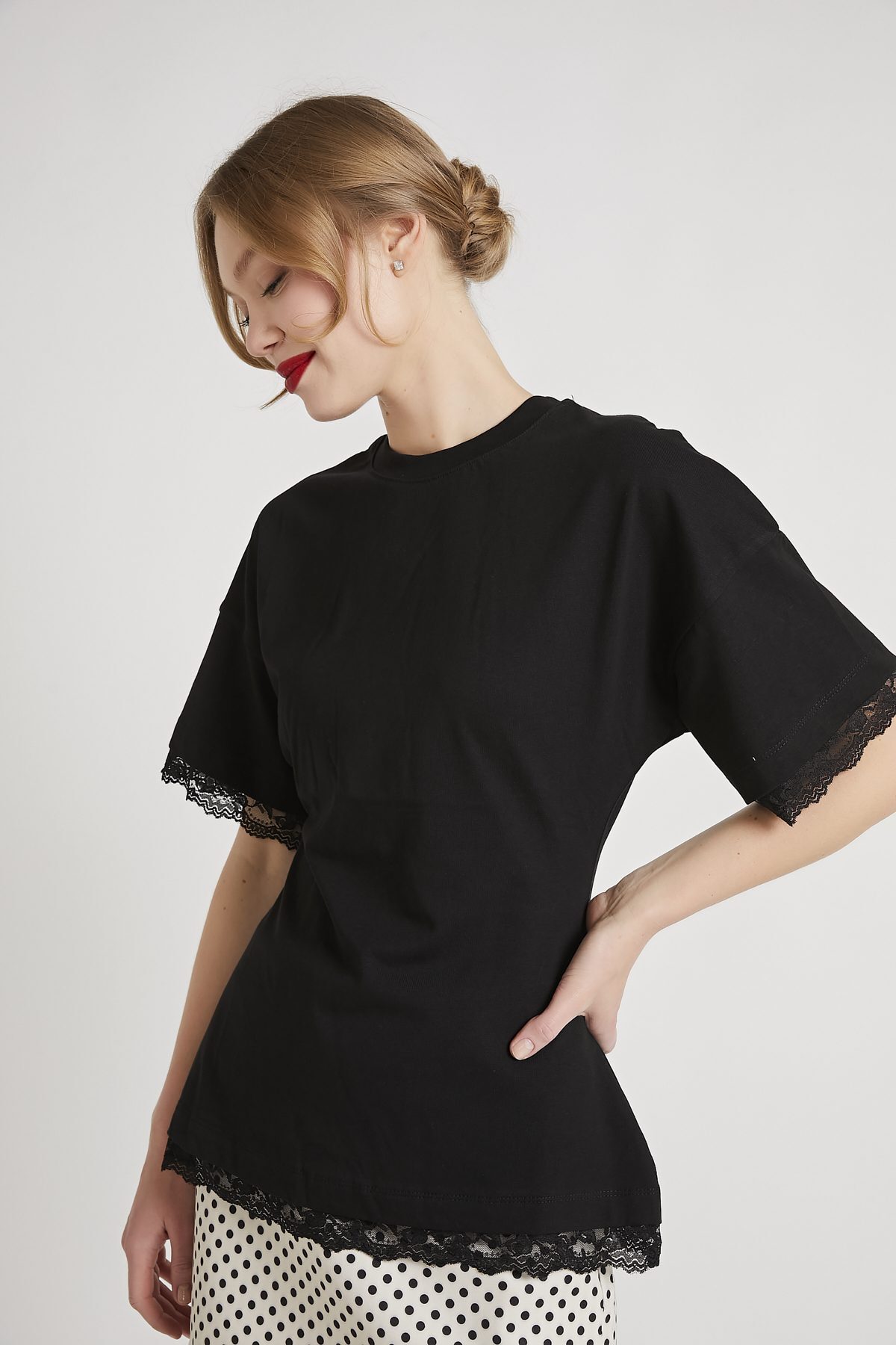 Arma Life Armalife 11815 soft textured short sleeved lace detail women's t-shirt