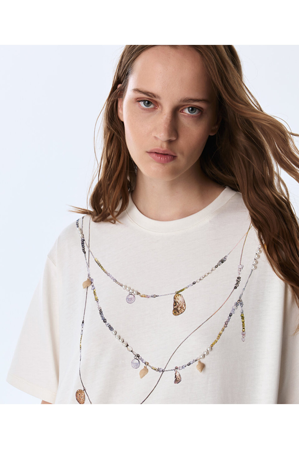 Twist T-Shirt with Necklace Print and Accessories