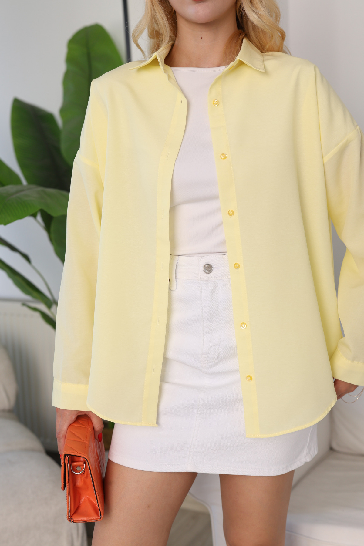 Kadın Sarı Oversize Poplin Gömlek Salaş Kesim Düşük Omuz Uzun Kollu Rahat Kalıp Basic Gömlek