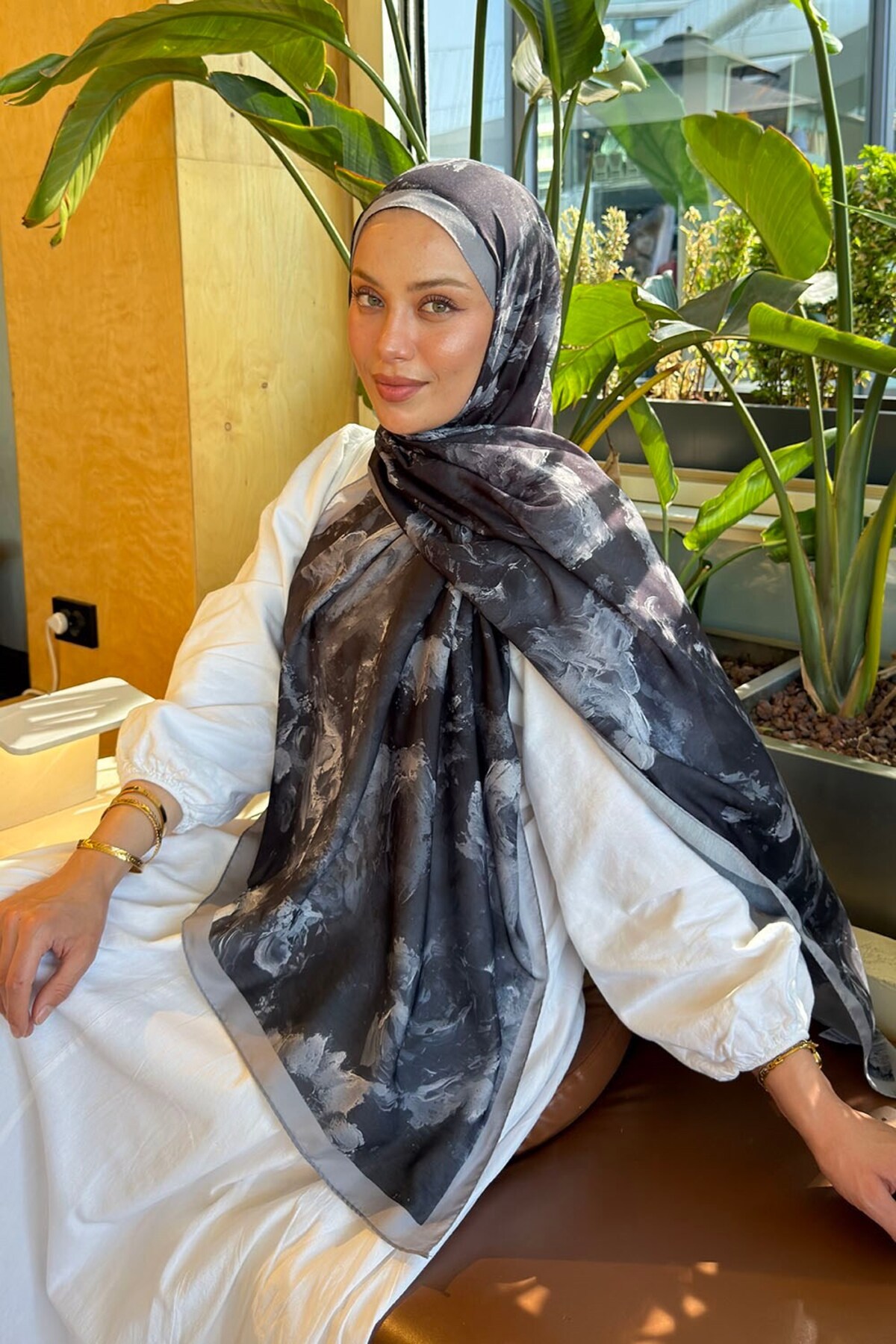 lamelif Gül Çiçek Desen Lara Soft Şal Siyah görsel 2