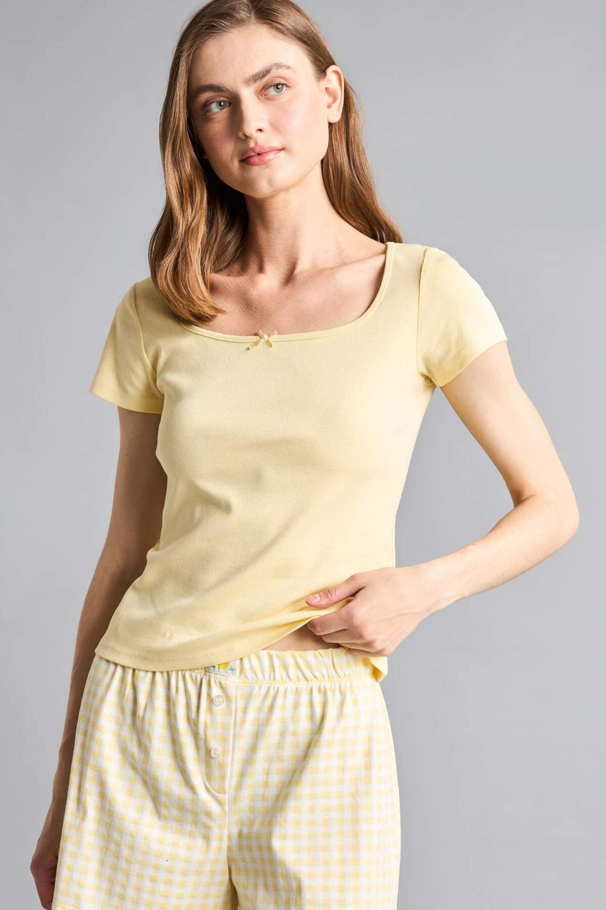 Defacto Regular Fit Short Sleeve 2-Piece Checkered Shorts Ribbed Light Yellow Pajama Set G9860Ax26Sm