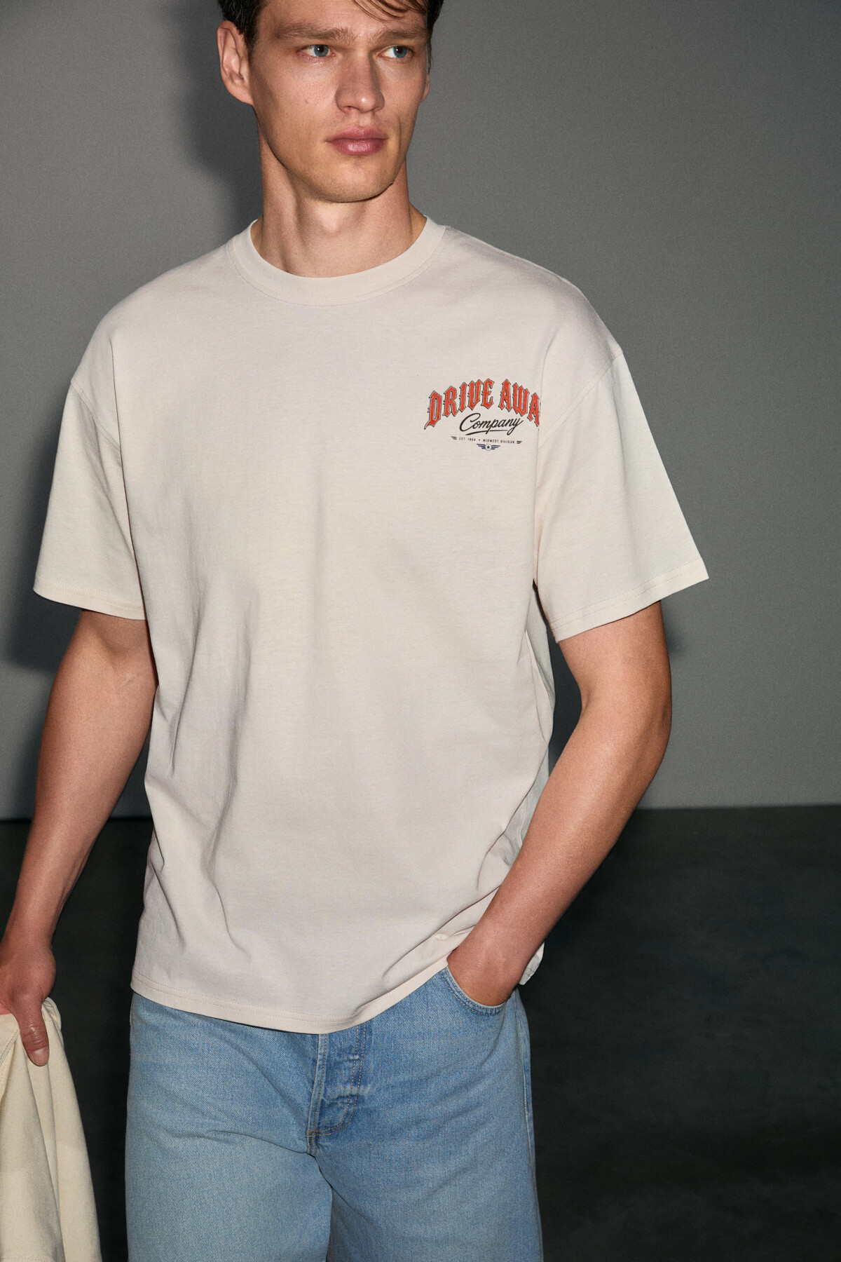 GRIMELANGE Espada Men's 100% Organic Cotton Round Neck Vanilla T-Shirt with Print Detail