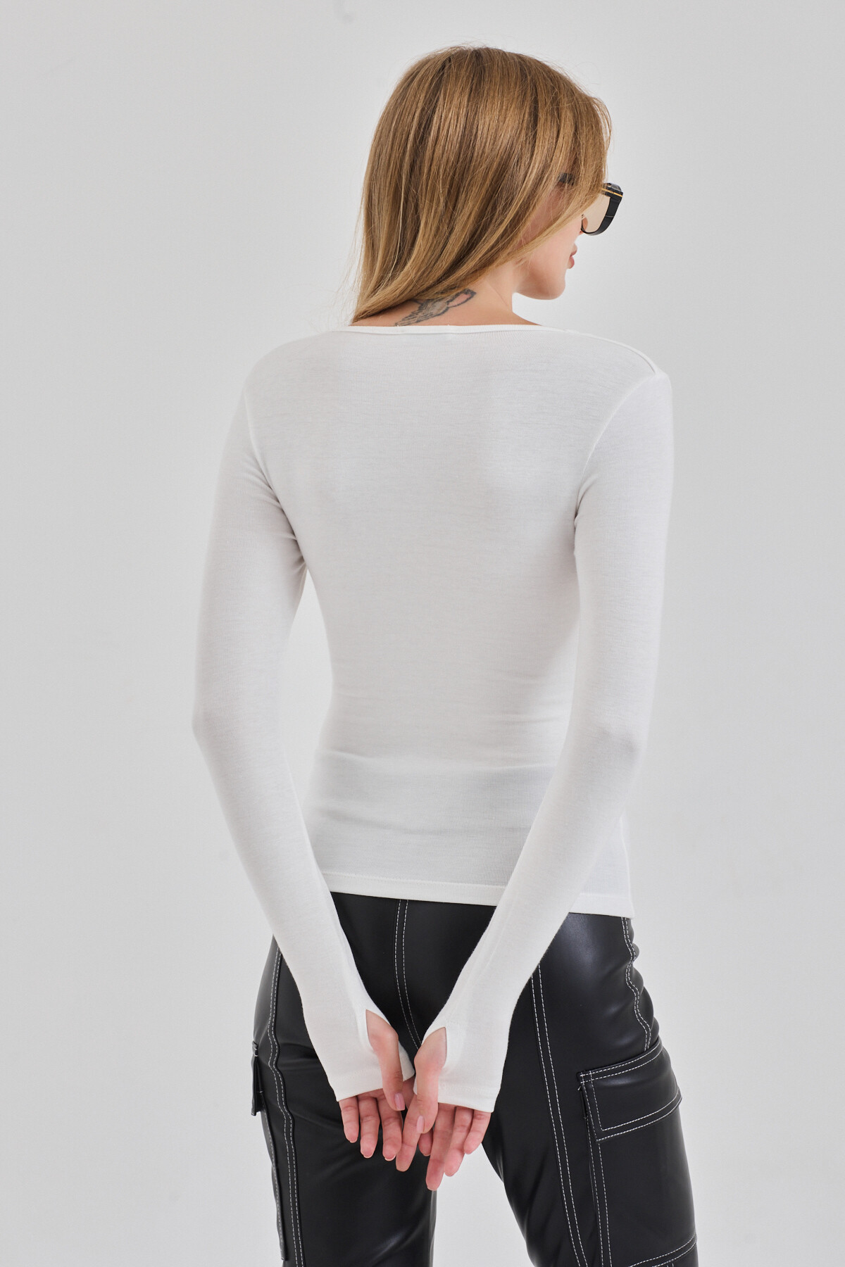 MODiSCHO Kadın Ekru KareYaka Slim Fit Parmak Geçmeli Ultra Soft Yumuşak Esnek Likralı Pamuklu Basic Body&Bluz görsel 8