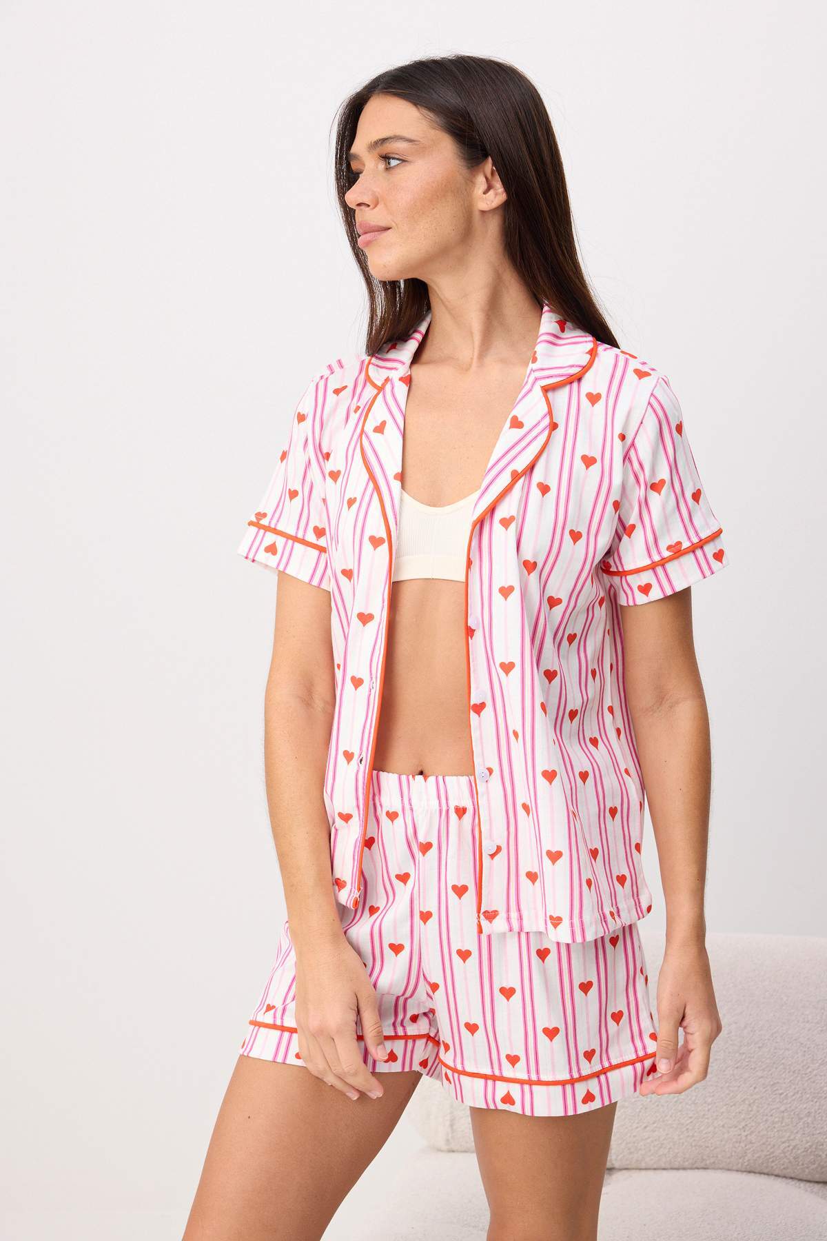 Trendyolmilla Pembe-Çok Renkli %100 Pamuklu Kalpli Biyeli Örme Pijama Takımı THMSS26PT00157
