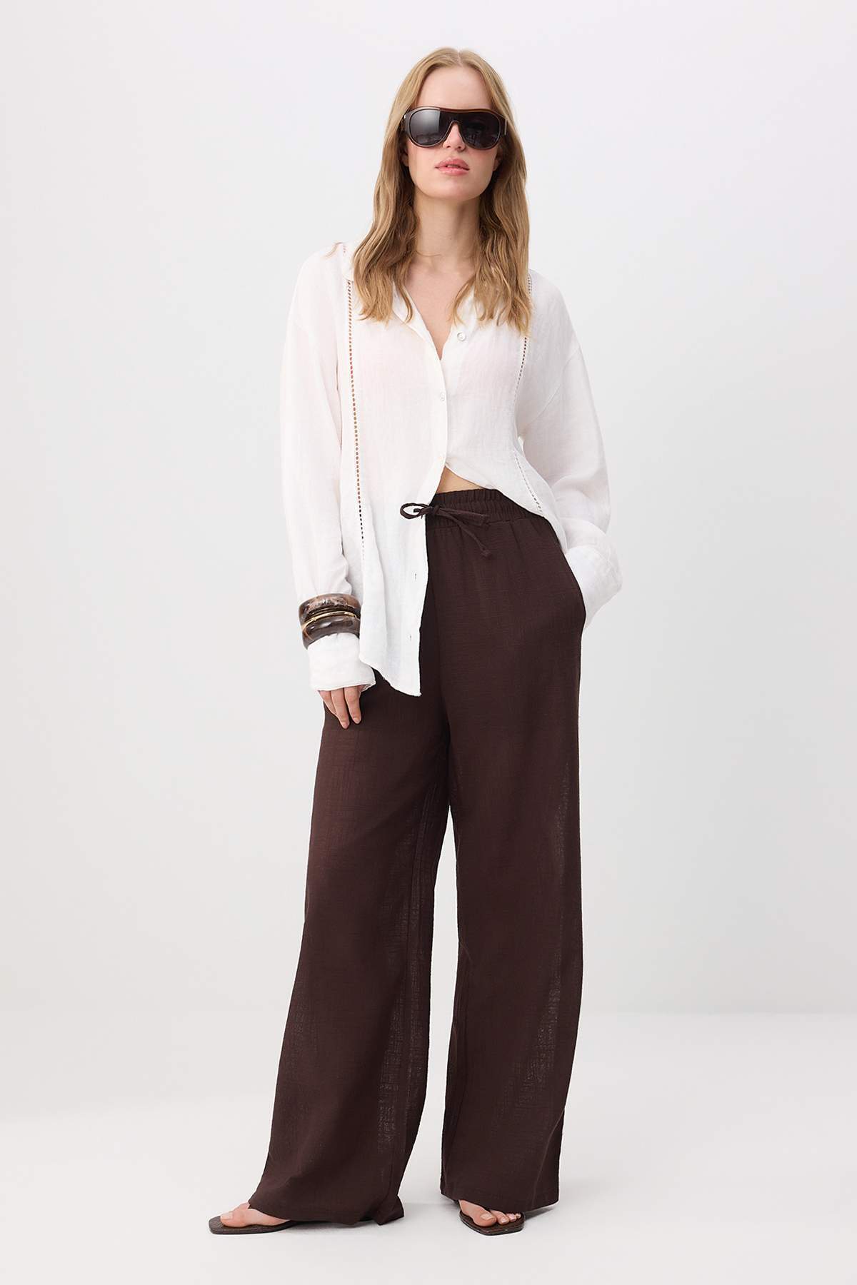 Trendyol Collection Dark Brown Linen-Look Wide-Leg Shorts with Lining and Elastic Waistband Twoss25Pl00121