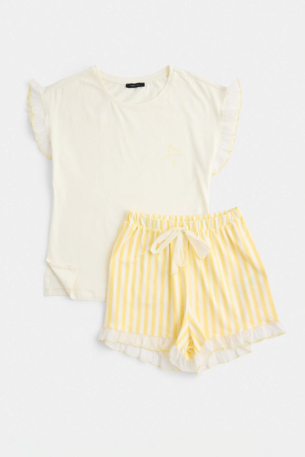 Trendyolmilla Sarı Pamuklu Çizgili Fırfır Detaylı Likralı Yumuşak Tuşe Örme Pijama Takımı THMSS26PT00142