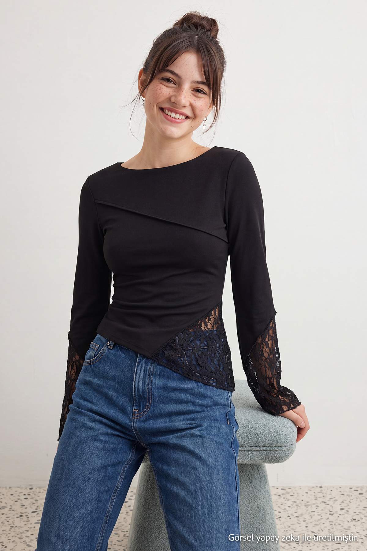 Trendyolmilla Siyah Düz Fitted Kayık Yaka İspanyol Kol Dantel Detaylı Yumuşak Esnek Örme Bluz TWOAW27BZ00115