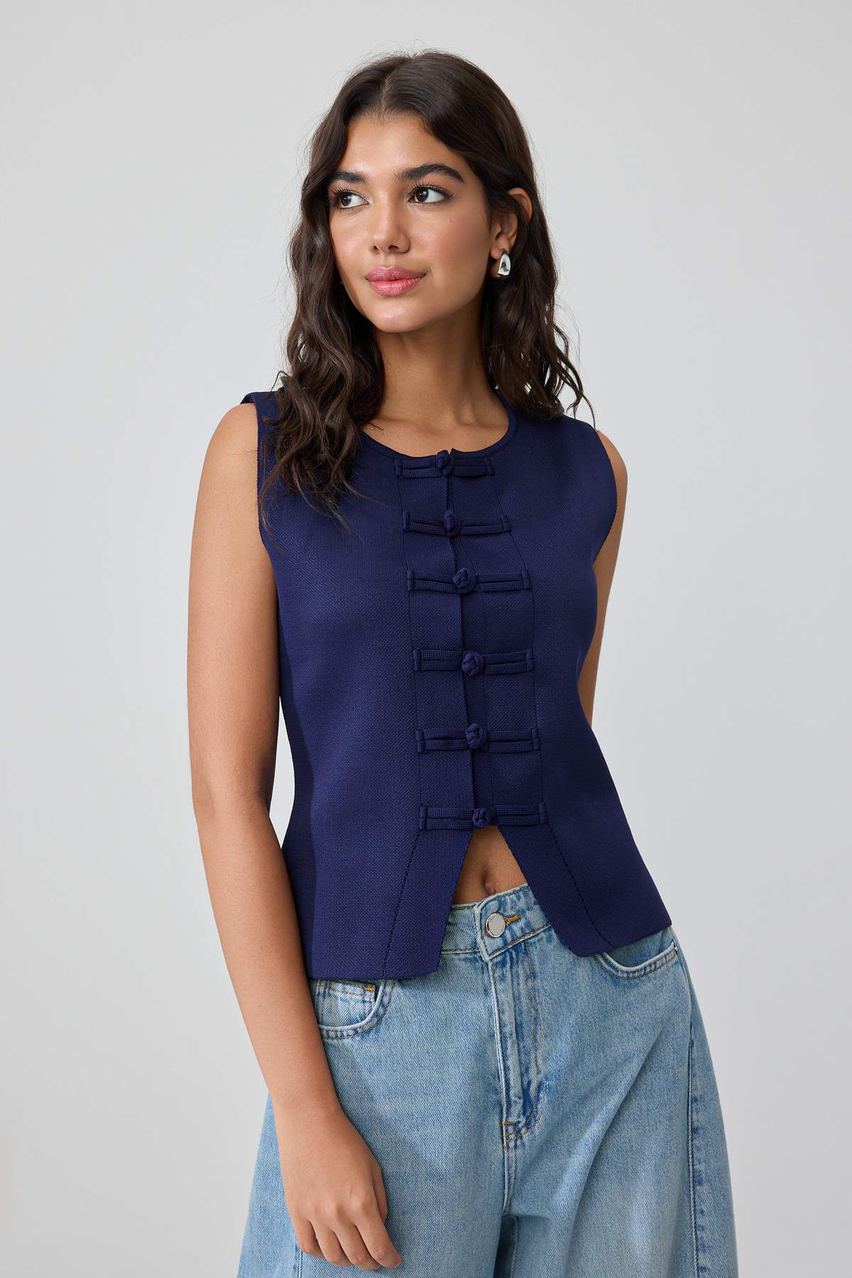 Trendyolmilla Lacivert Fitted/Vücudu Saran Mandarin Düğmeli Bluz TWOSS26BZ01100