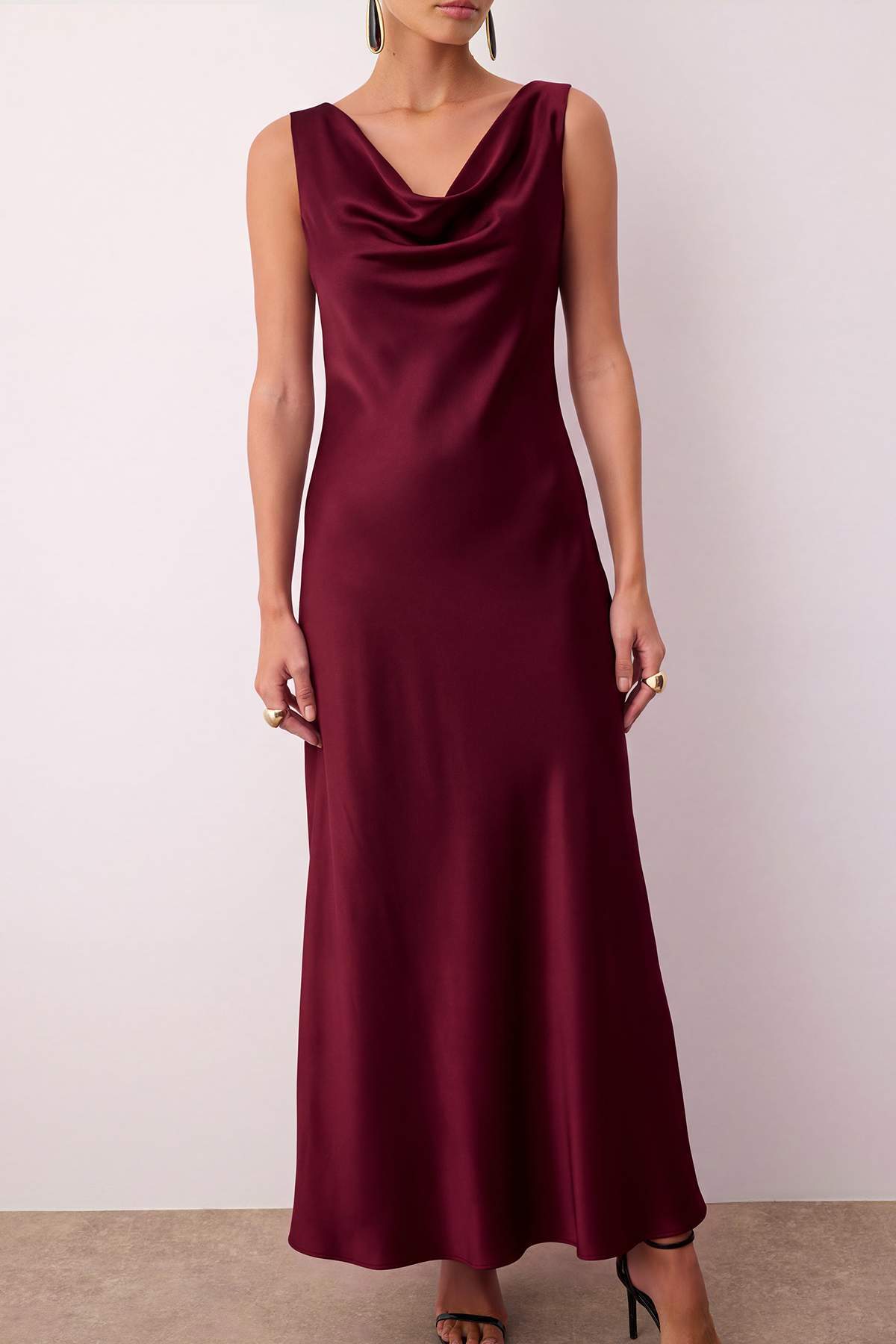 Rotes A-Linien-Satin-Maxi-Kleid mit Degaje-Ausschnitt TPRSS25EL00318