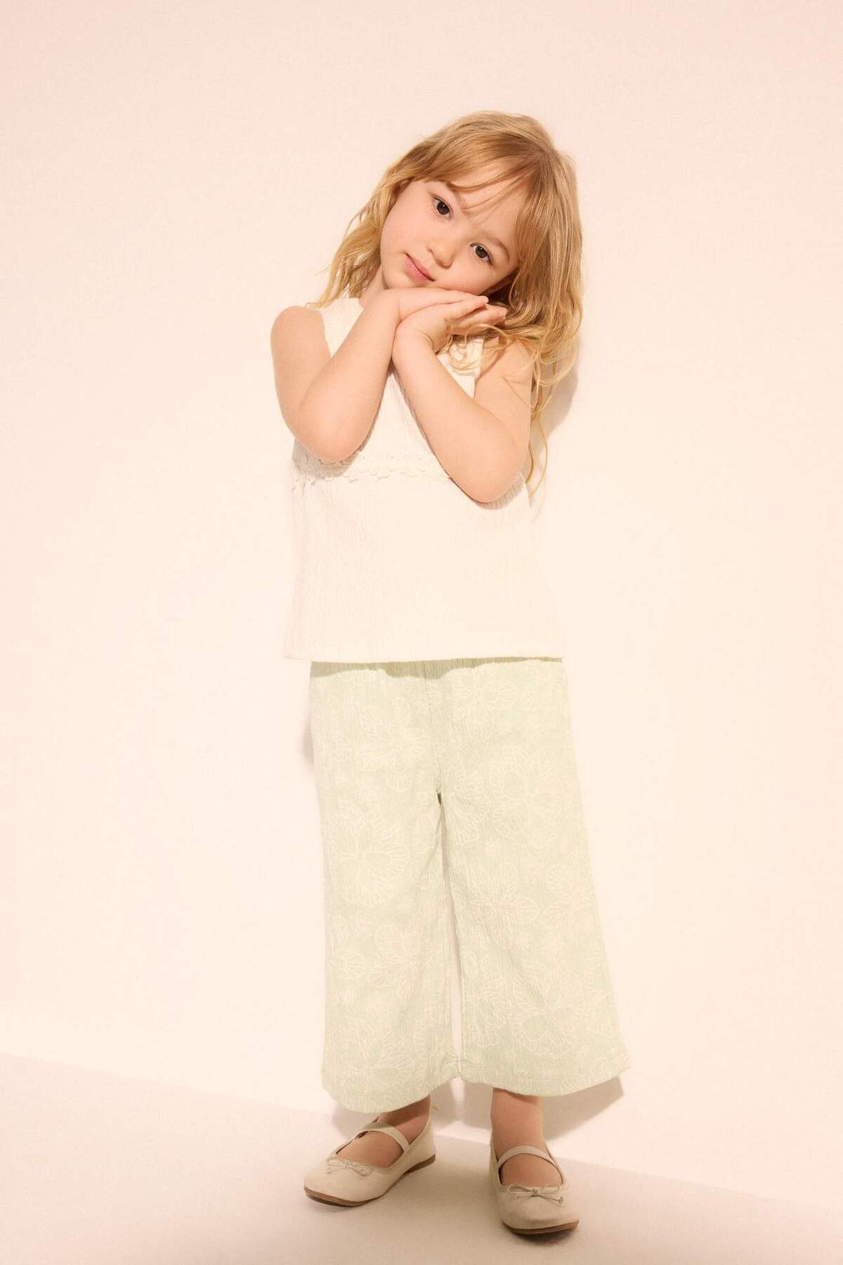 Defacto Paperbag Floral Crinkle Fabric Pants Baby Girl H6063A526Sm