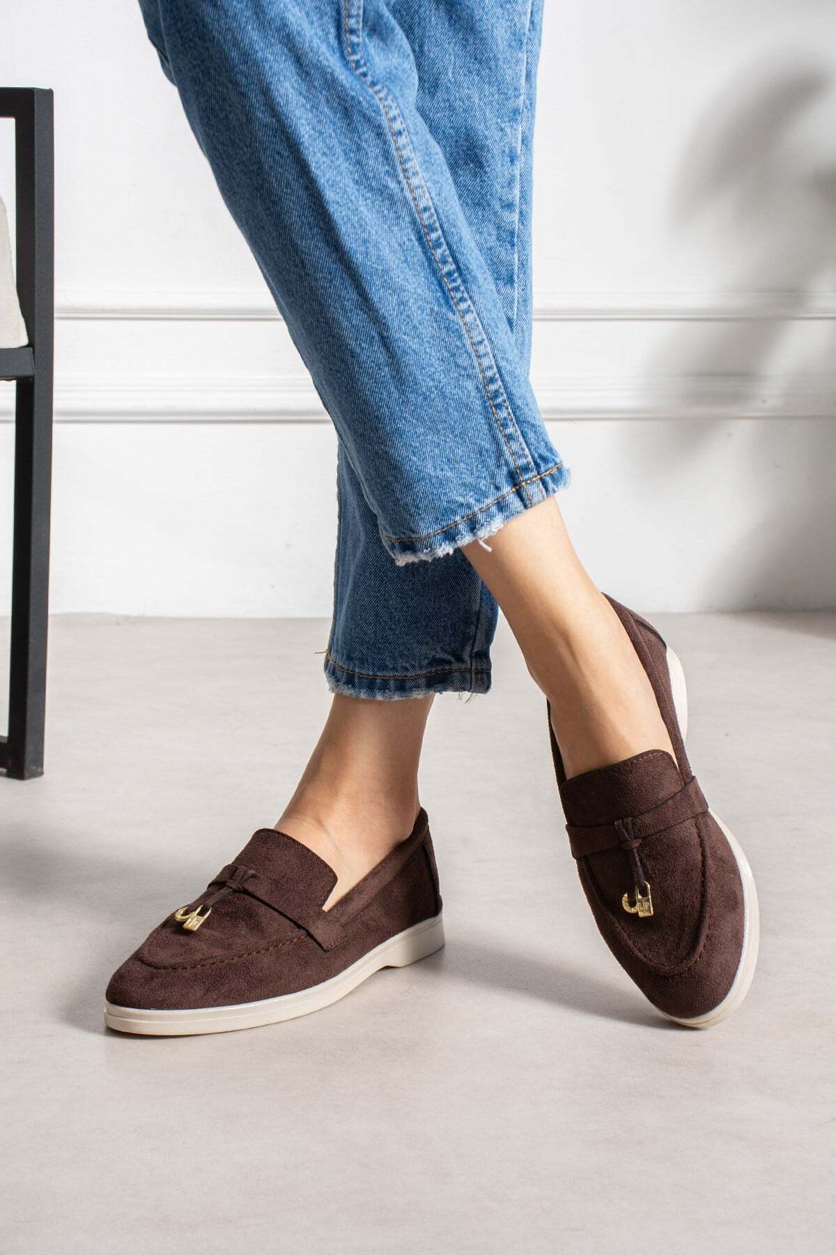 dabab shoes LUPY Kadın Acı Kahve Süet Loafer Ayakkabı Gold Aksesuarlı Ortopedik Rahat Taban Casual Babet görsel 2