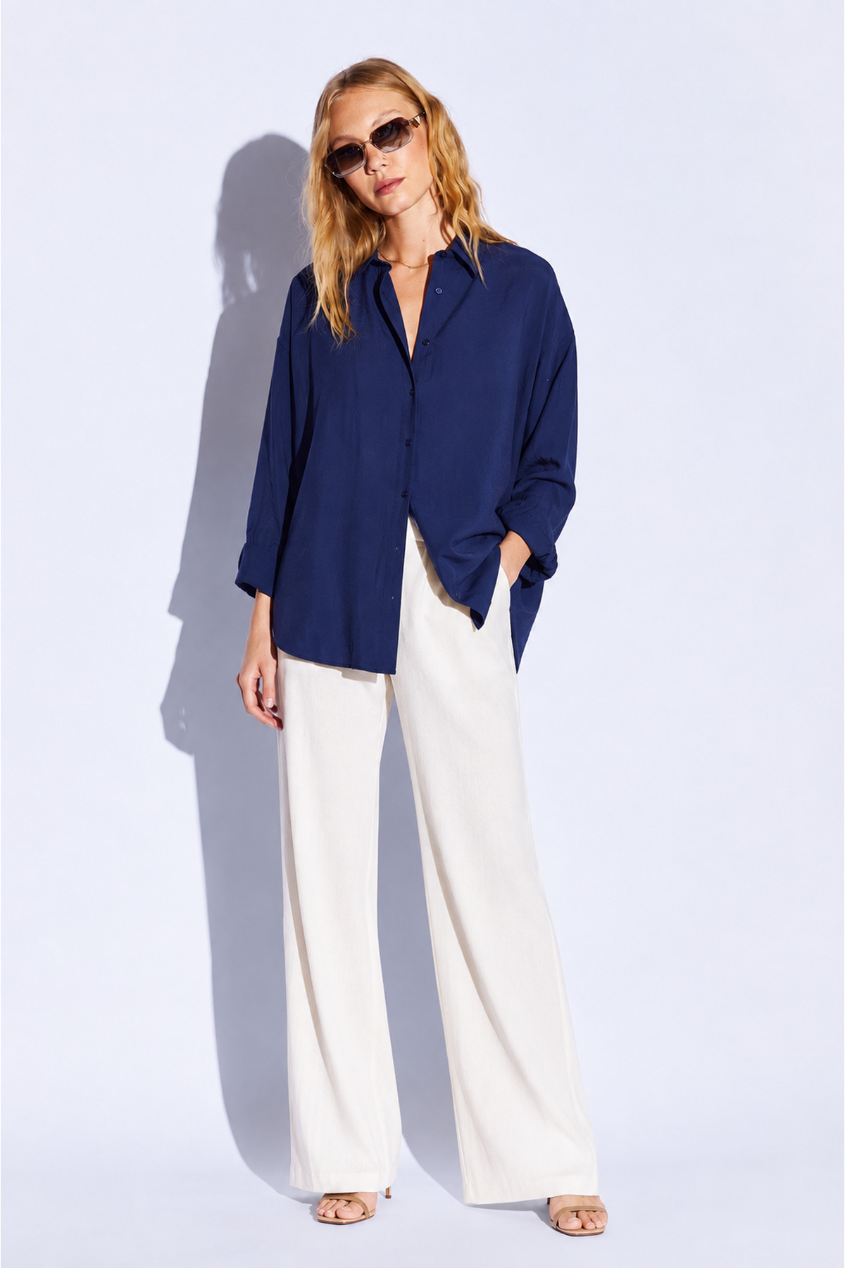 Manche Lacivert Modal Soft Dokulu Yumuşak Gizli Pat Detaylı Oversize Kadın Gömlek | Mks168262-01 görsel 2