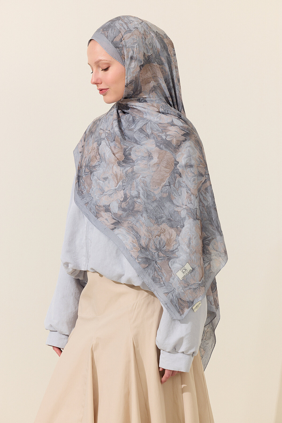 cs camellia scarf Monaco Kraş Şal - Gri görsel 2