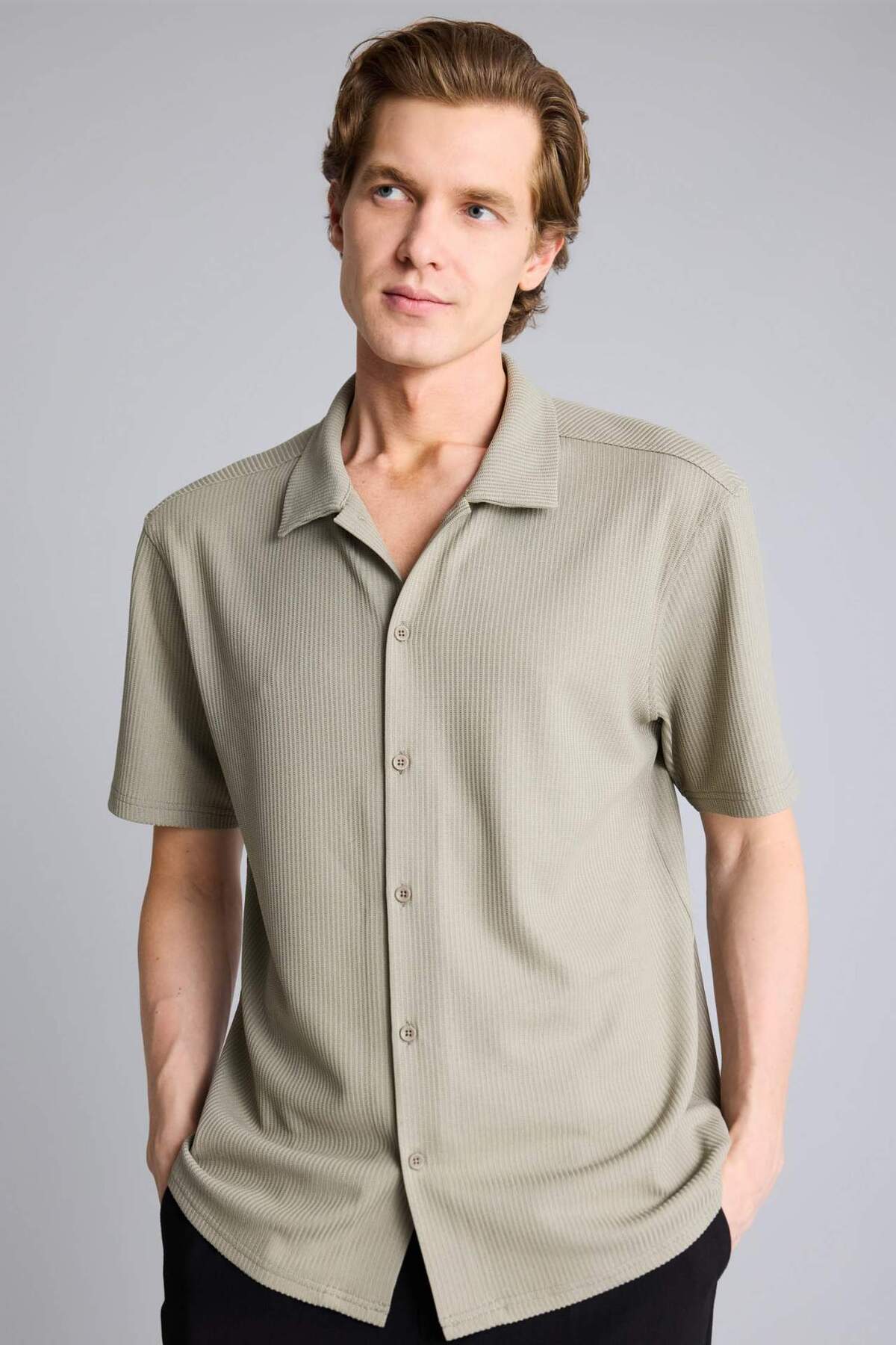 Regular Fit Polo Yaka Yazlık Kısa Kollu Gömlek E1211AX25SM — خاکی — تصویر 3 از 5