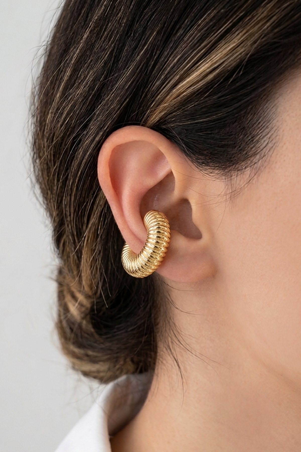 Gold Premium Unsharp Serrated Curved Lightweight Cartilage Earrings