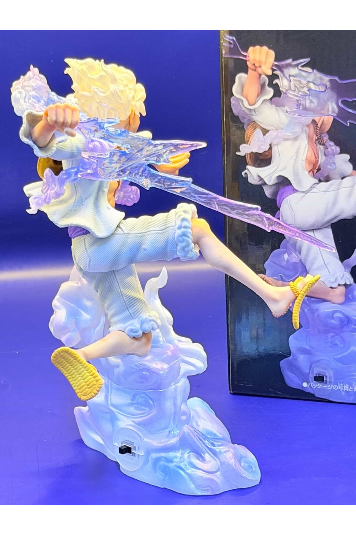 ONE PİECE Monkey D. Luffy'nin Gear 5 21 cm anime figürü - Fiyatı