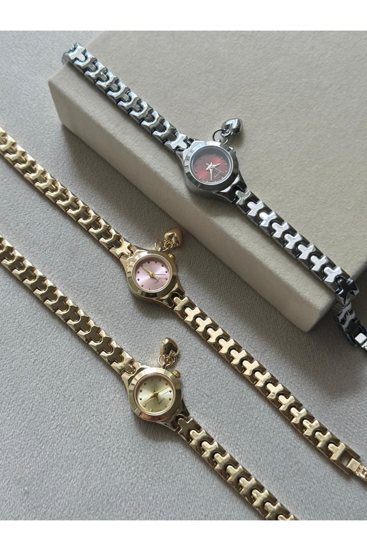 MERW Gendry Model Gold Sarı Renk Vintage Seri Metal Kordon Kadın Kol Saati görsel 4