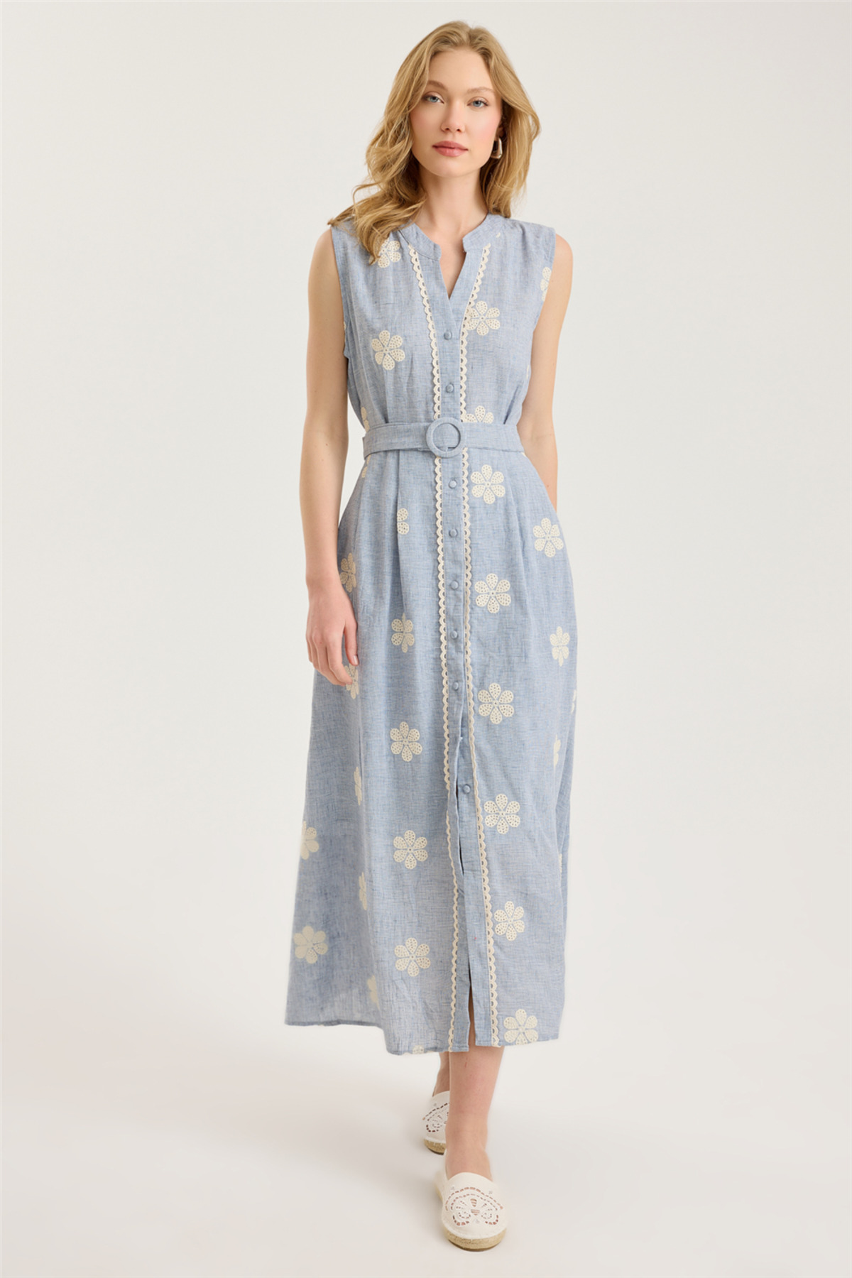 Home Store Scalloped Flower Embroidered Dress
