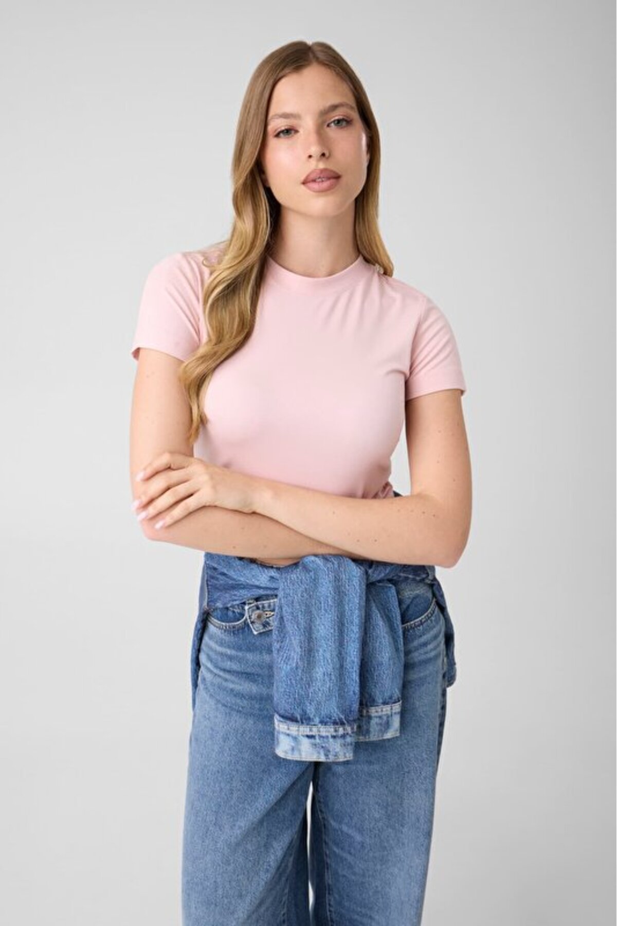 تیشرتزنانهGuessصورتی تیشرتزنانهGuessصورتی