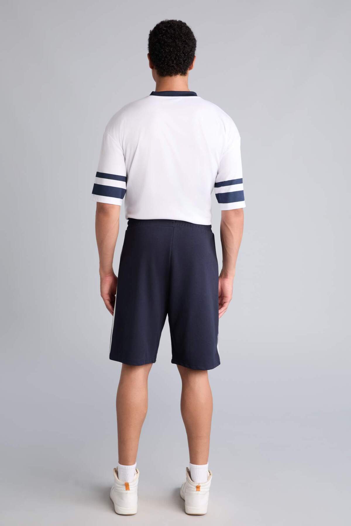 DeFacto NBA Wordmark Standart Fit Şort G2444AX26AU görsel 5