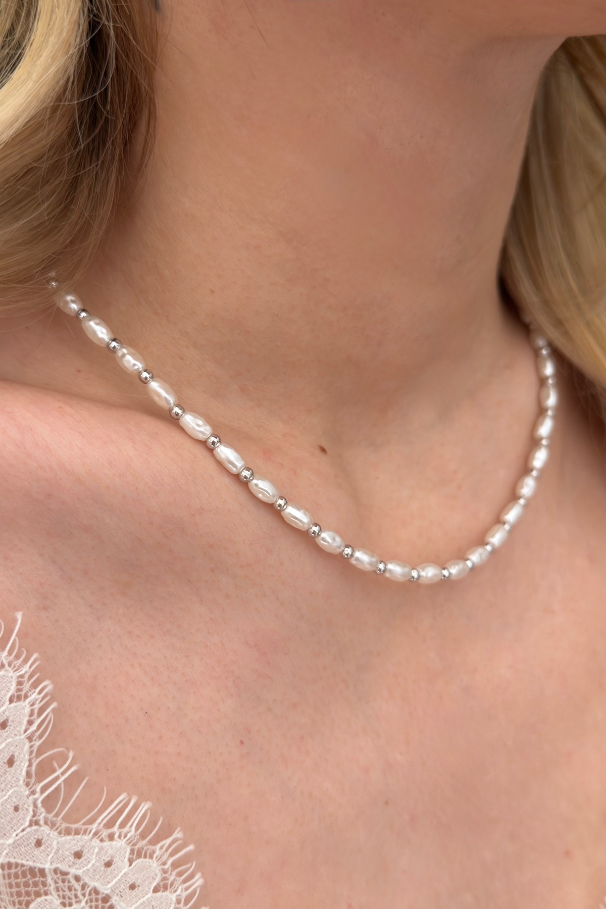 Gold Bead Detailed Barley Pearl Necklace
