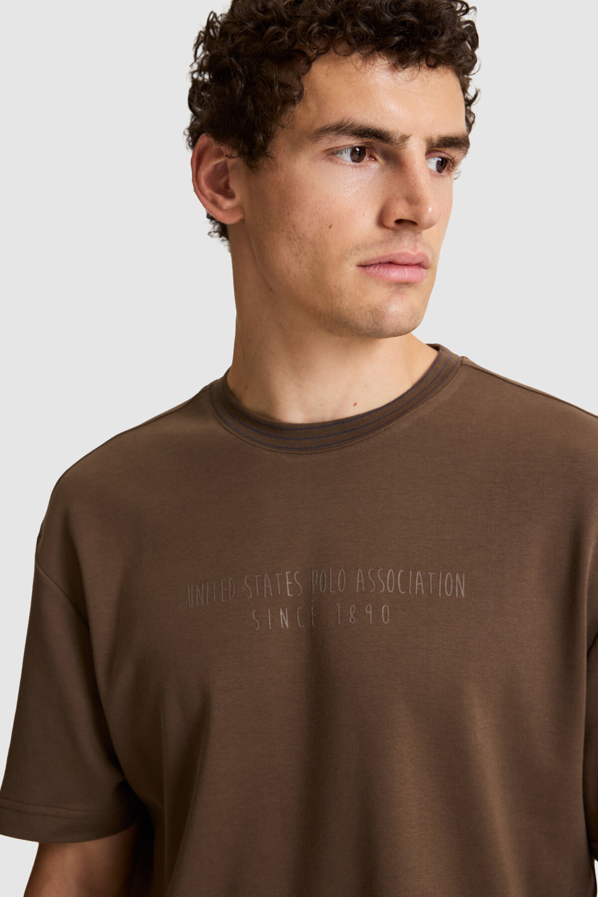 U.S. Polo Assn. Erkek Kahverengi Comfort Fit Bisiklet Yaka Tişört 50326976-VR029 görsel 2