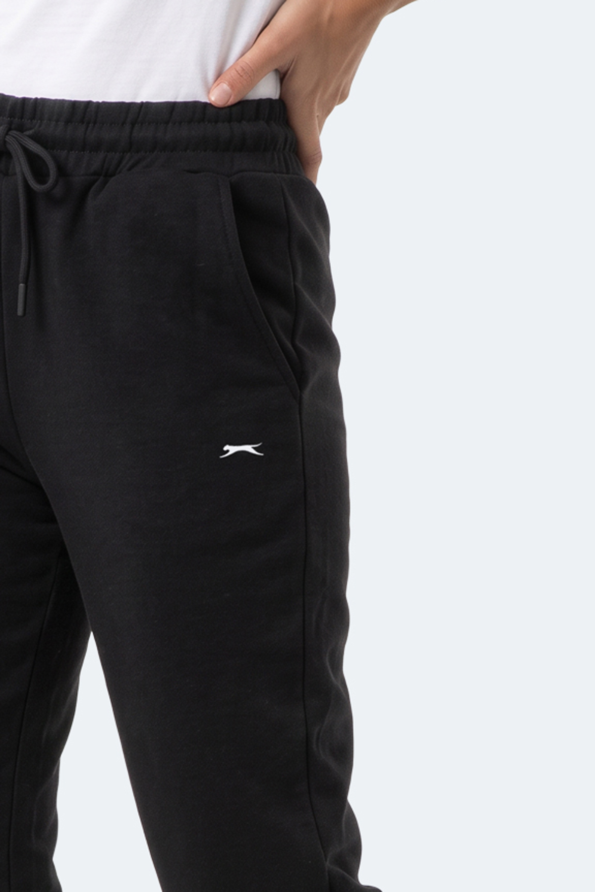 Slazenger MERYA I Kadın Slim Fit Siyah Eşofman Altı görsel 4