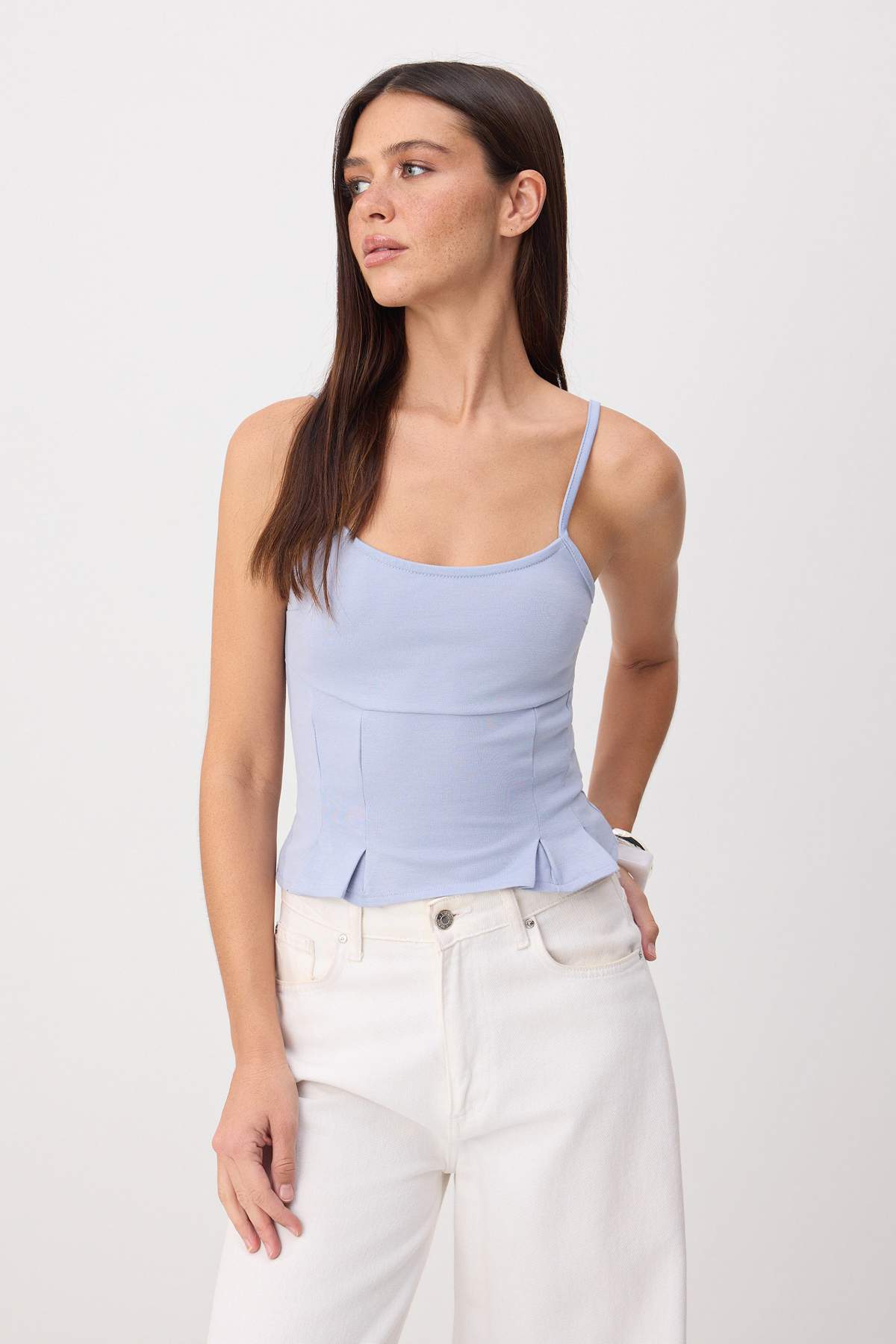 Trendyolmilla Açık/Bebe Mavi Fitted/Vücuda Oturan Kare Yaka Kolsuz Yumuşak Örme Bluz TWOSS26BZ00626