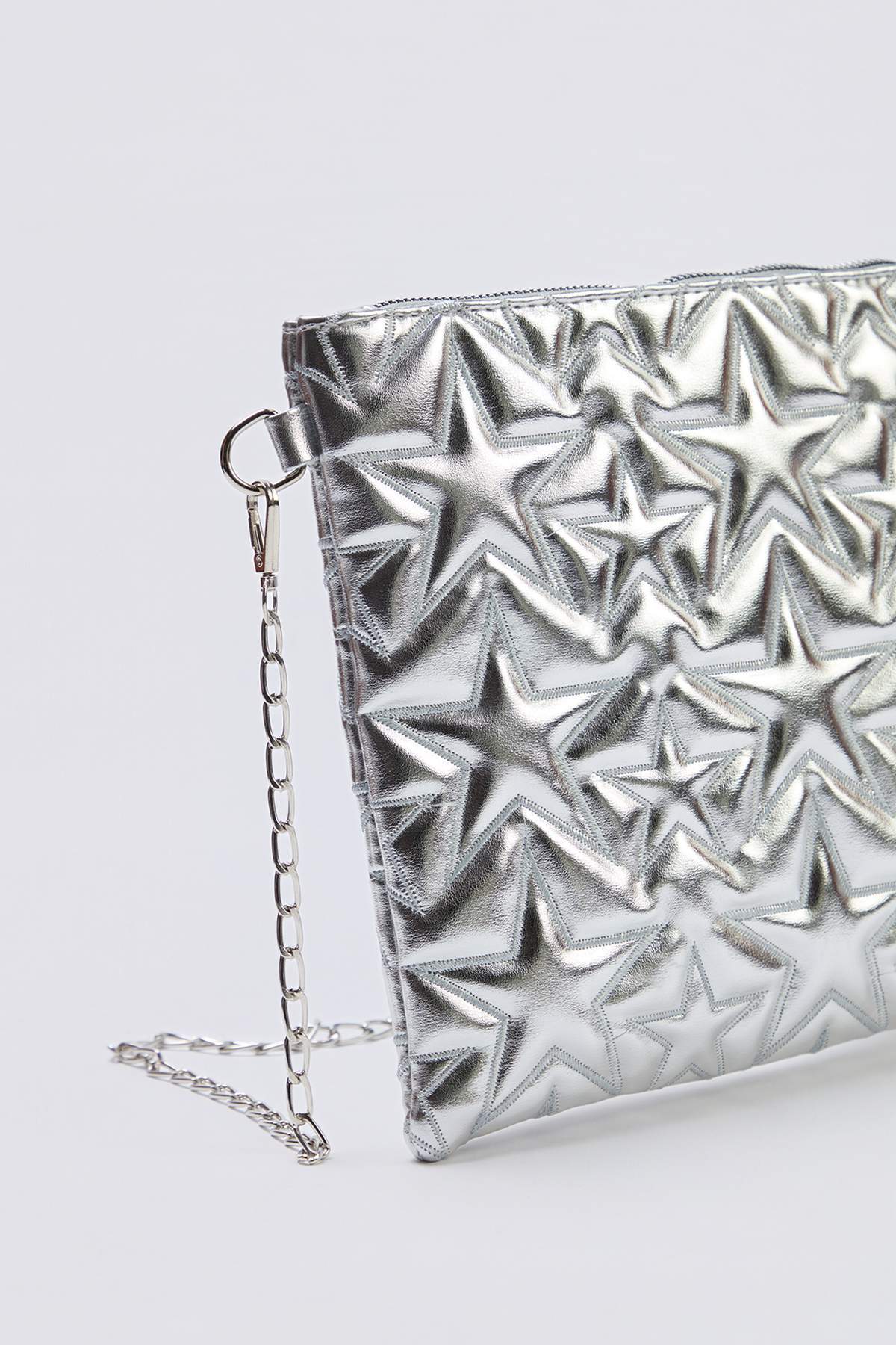zenska-srebrna-clutch-torba