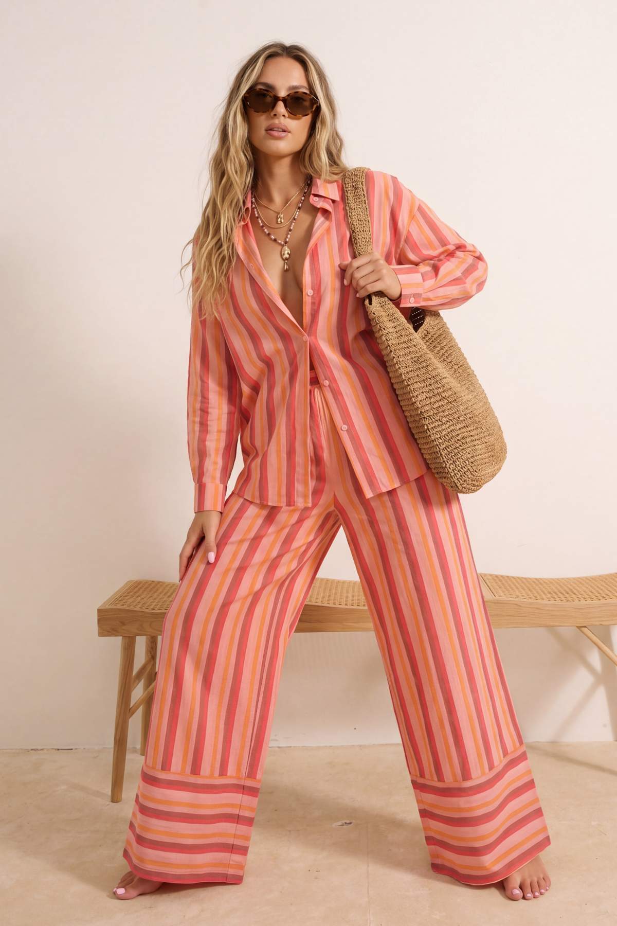Trendyol Kollektion Rosa gestreiftes Oversize-Strandhemd-Hosen-Set TBESS26AU0...