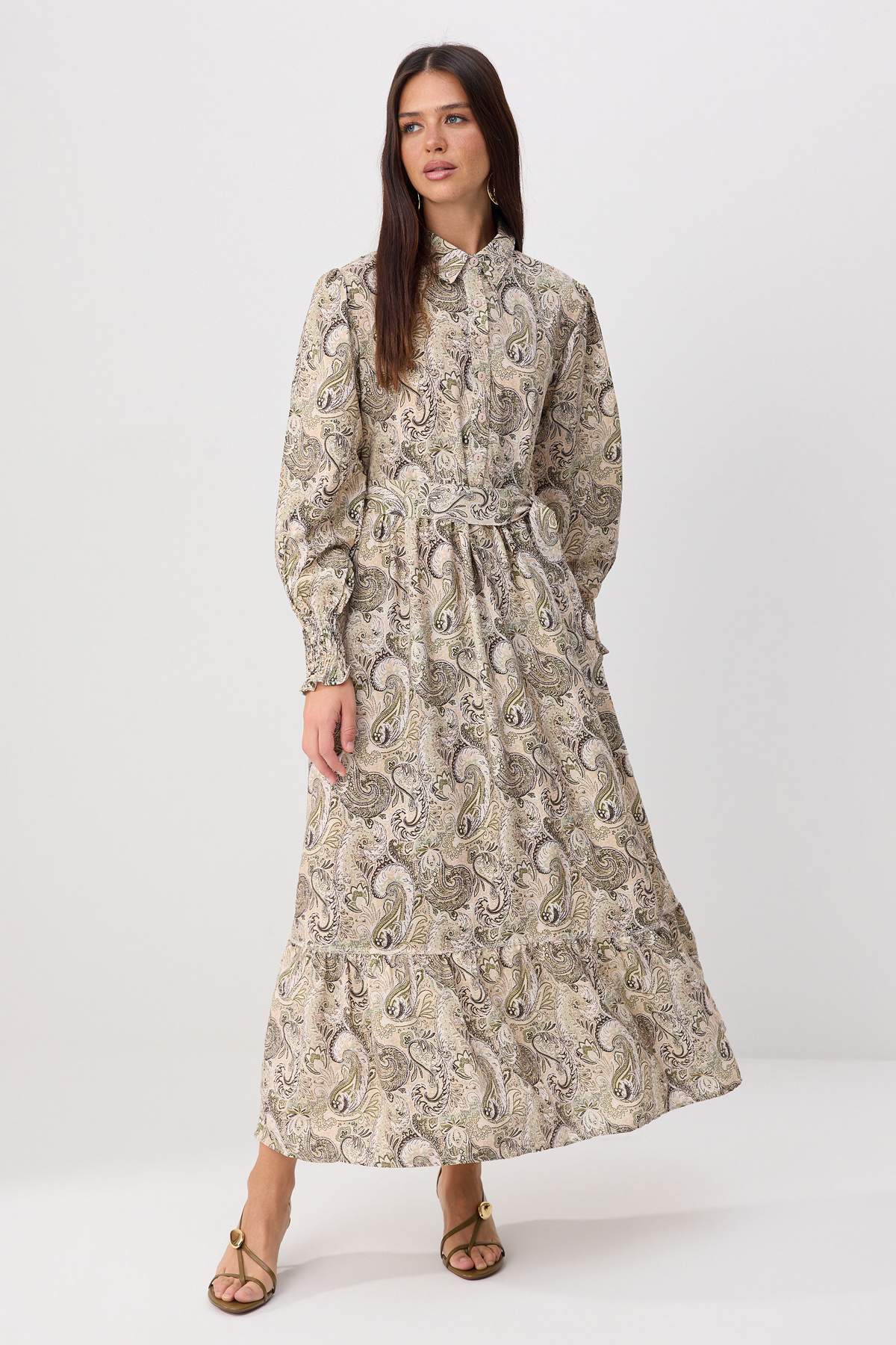 Trendyolmilla Modest Açık Haki İpeksi Kumaş Kol Ucu Gipeli Şal Desen Maxi Kuşaklı Dokuma Tesettür Elbise TCTSS26EB00160