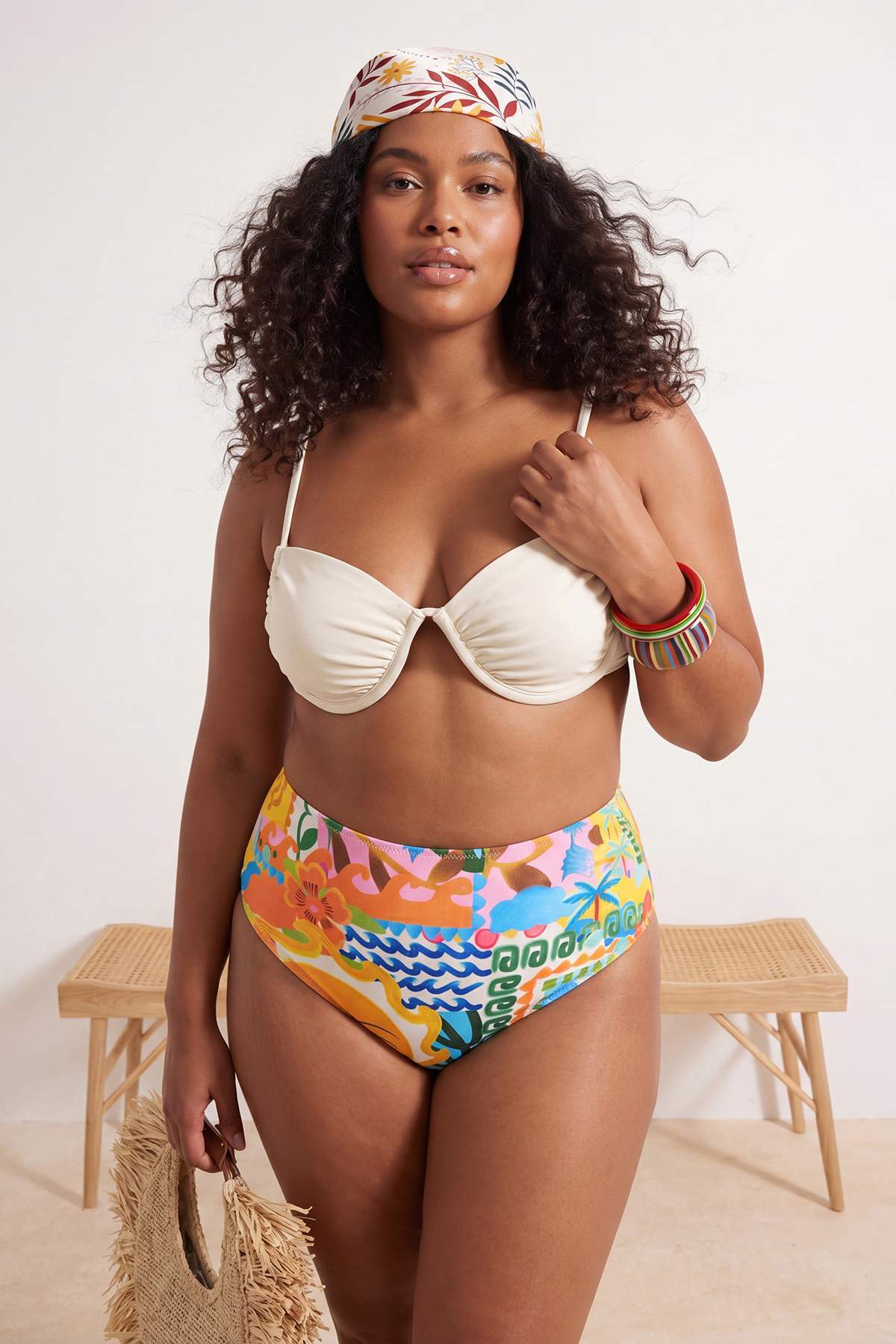 Trendyolmilla Curve Tropical Desenli Yüksek Bel Büyük Beden Bikini Altı TBBSS26CR00024
