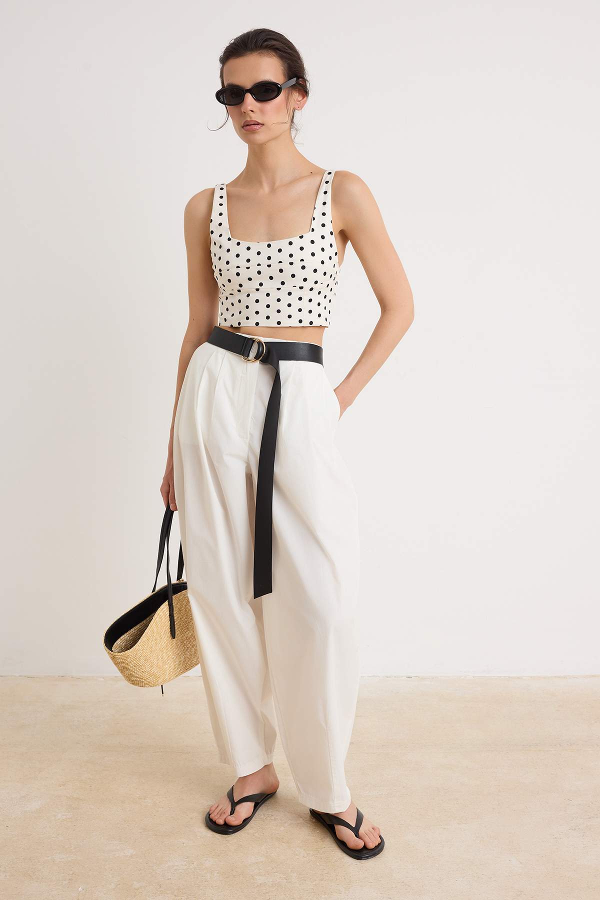 Trendyolmilla Beyaz Gabardin Puantiyeli Crop Bluz TWOSS26BZ00970