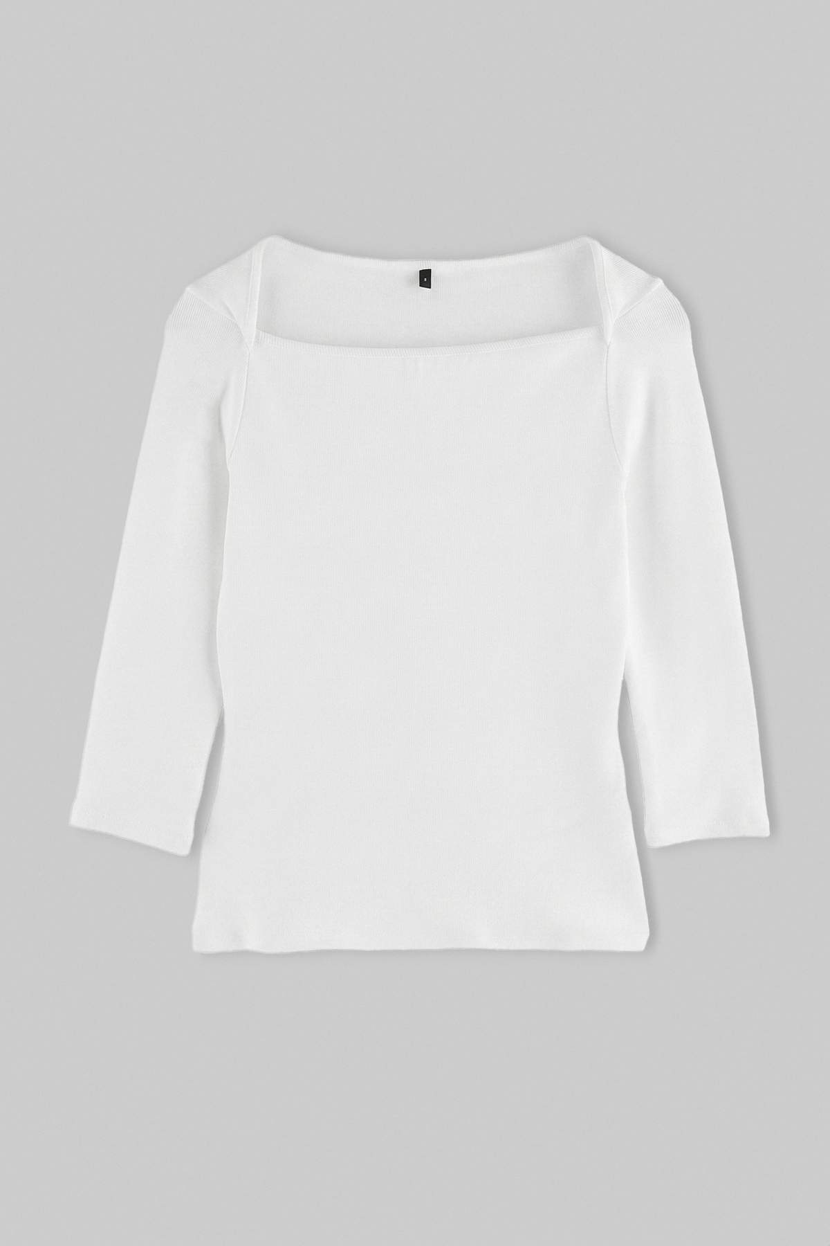 Trendyolmilla Ekru Fitted/Vücuda Oturan Kayık Yaka Uzun Kol Pamuklu Fitilli Esnek Örme Bluz TWOAW27BZ00028