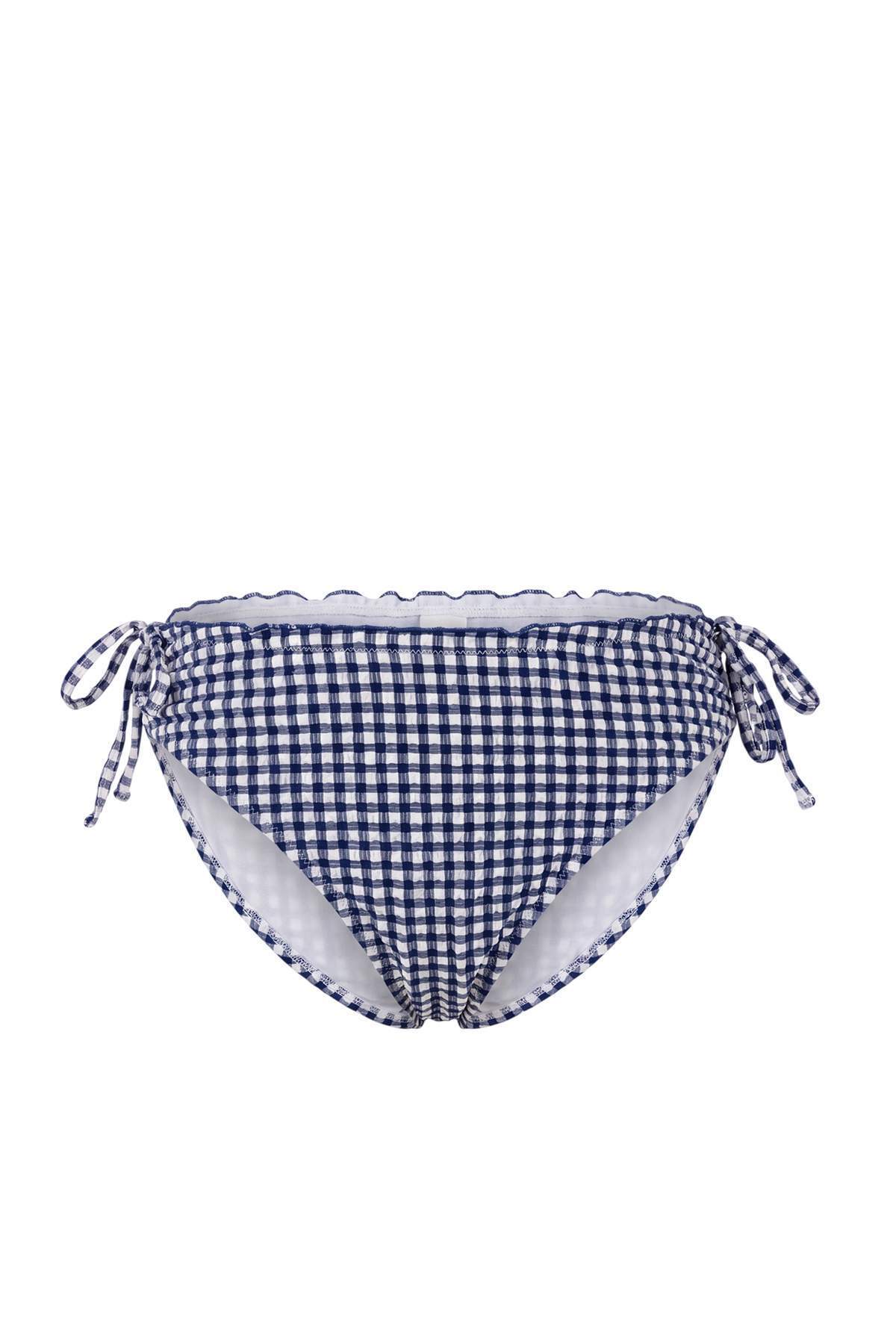 Trendyolmilla Curve Lacivert Ekose Desenli Dokulu Bağlama Detaylı Büyük Beden Bikini Altı TBBSS26CR00013