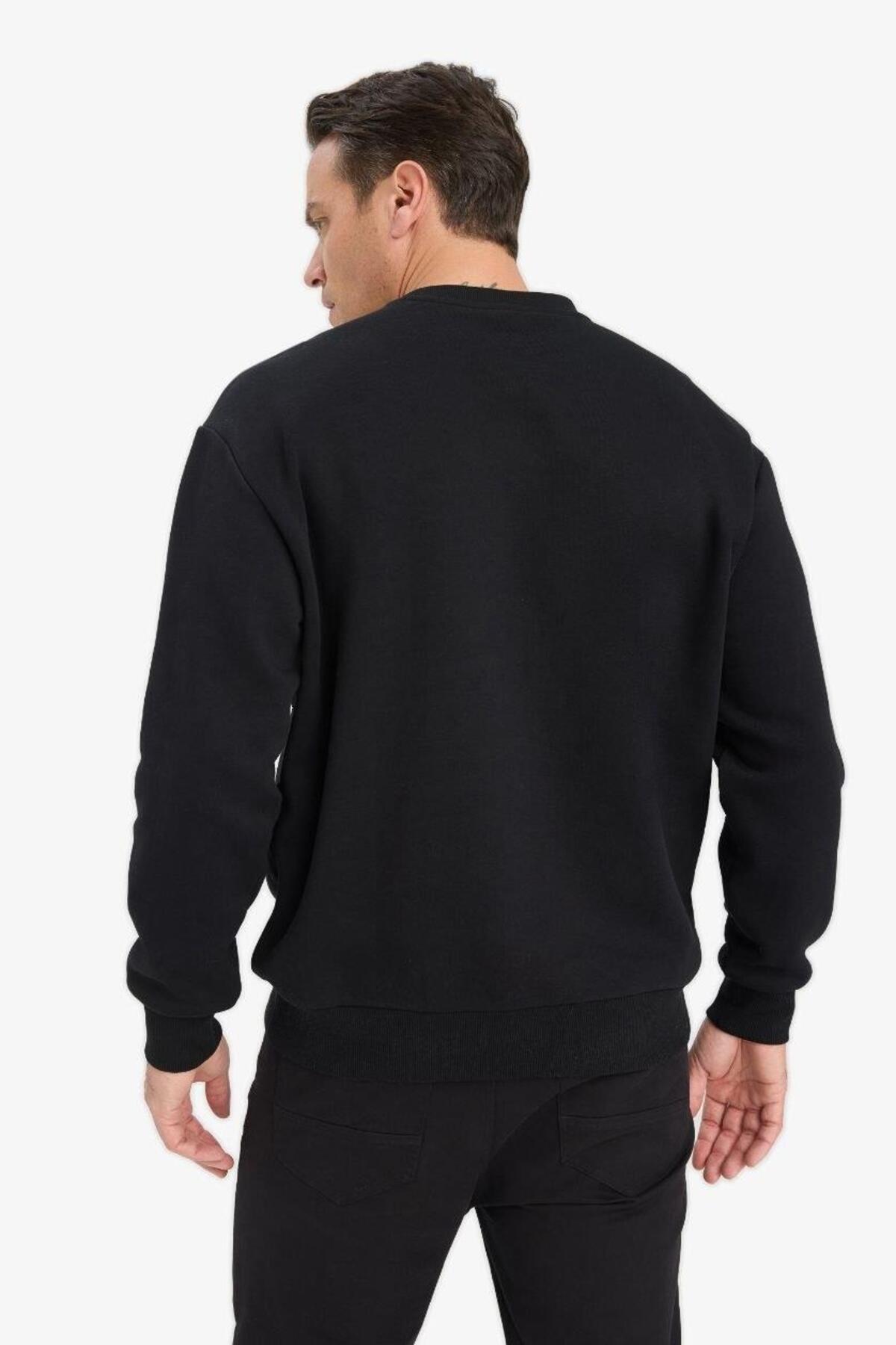 DeFacto Relax Fit Bisiklet Yaka Kalın İçi Yumuşak Tüylü Basic Düz Sweatshirt T5139AZ22AU görsel 8