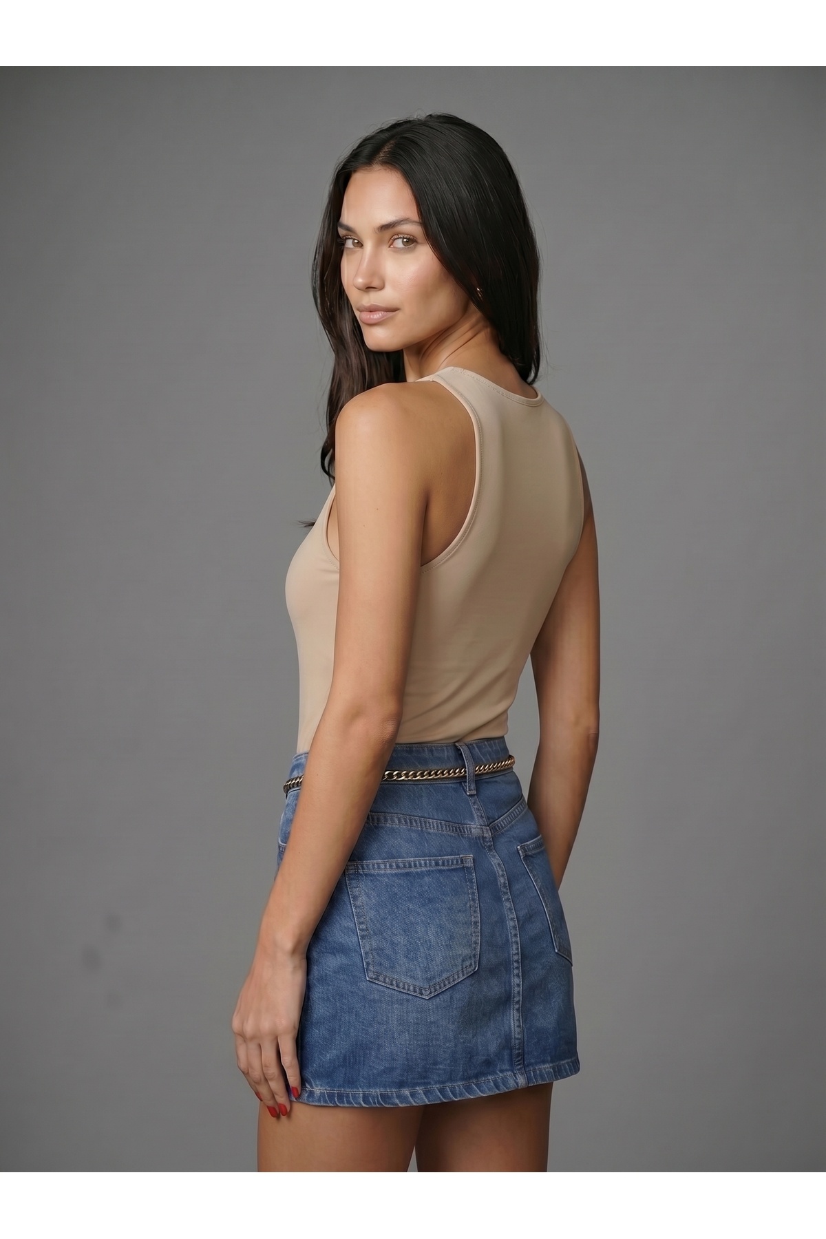Kadın Bej Halter Yaka Slim Fit Likralı Bodysuit Günlük Şık Çıtçıtlı Body 2