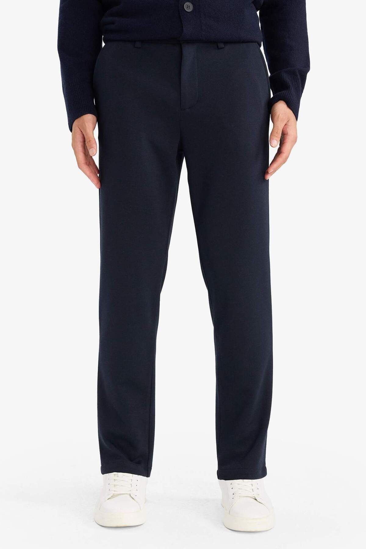 شلوار پارچه‌ای انعطاف‌پذیر و راسته Jogger که در هر جهت کش می‌آید T6317AZ26SP — سرمست — تصویر 6 از 8
